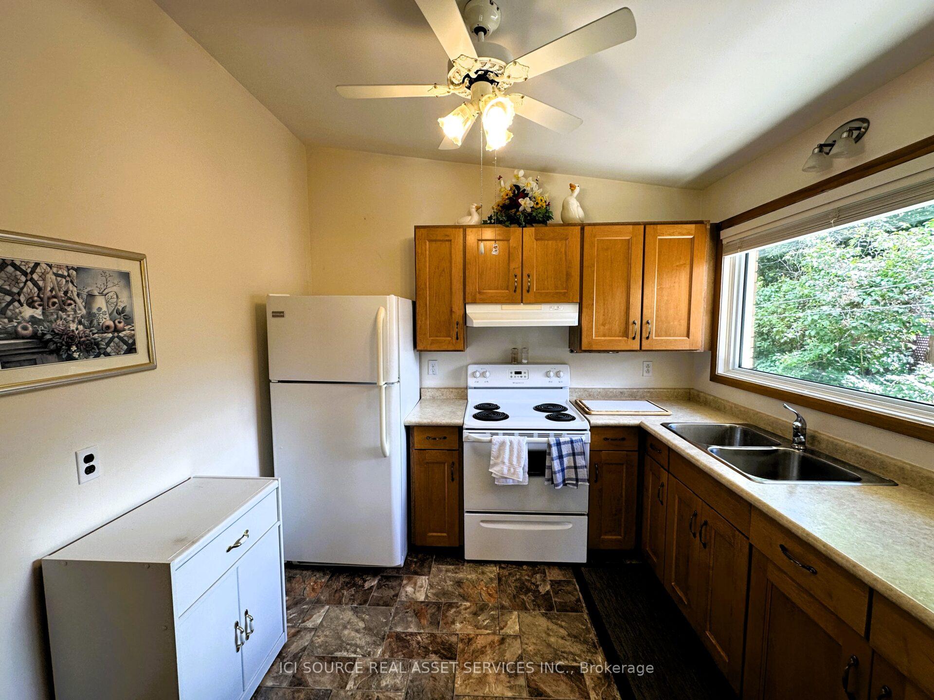 Photo 8 of 275 St Anne's Crescent, Peterborough, Northcrest Ward 5 — HOMEH