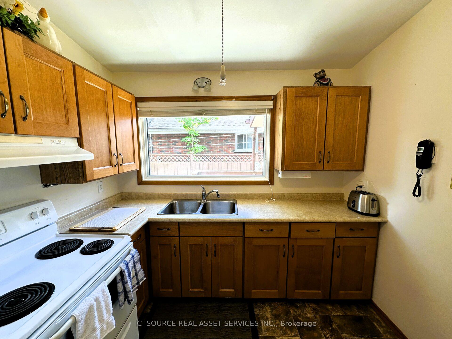 Photo 9 of 275 St Anne's Crescent, Peterborough, Northcrest Ward 5 — HOMEH