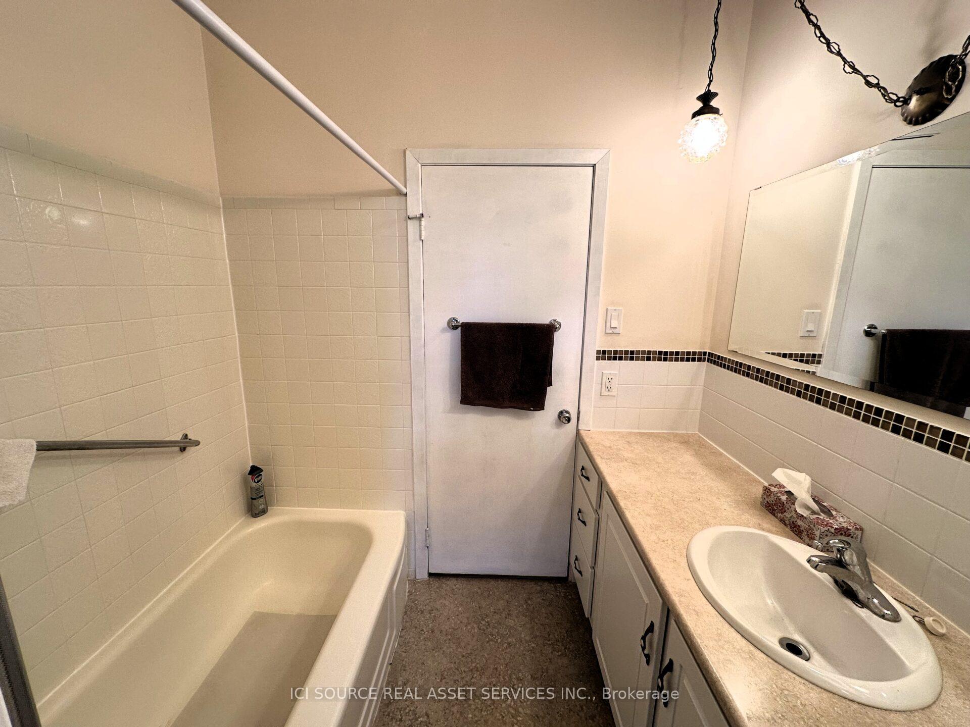 Photo 18 of 275 St Anne's Crescent, Peterborough, Northcrest Ward 5 — HOMEH