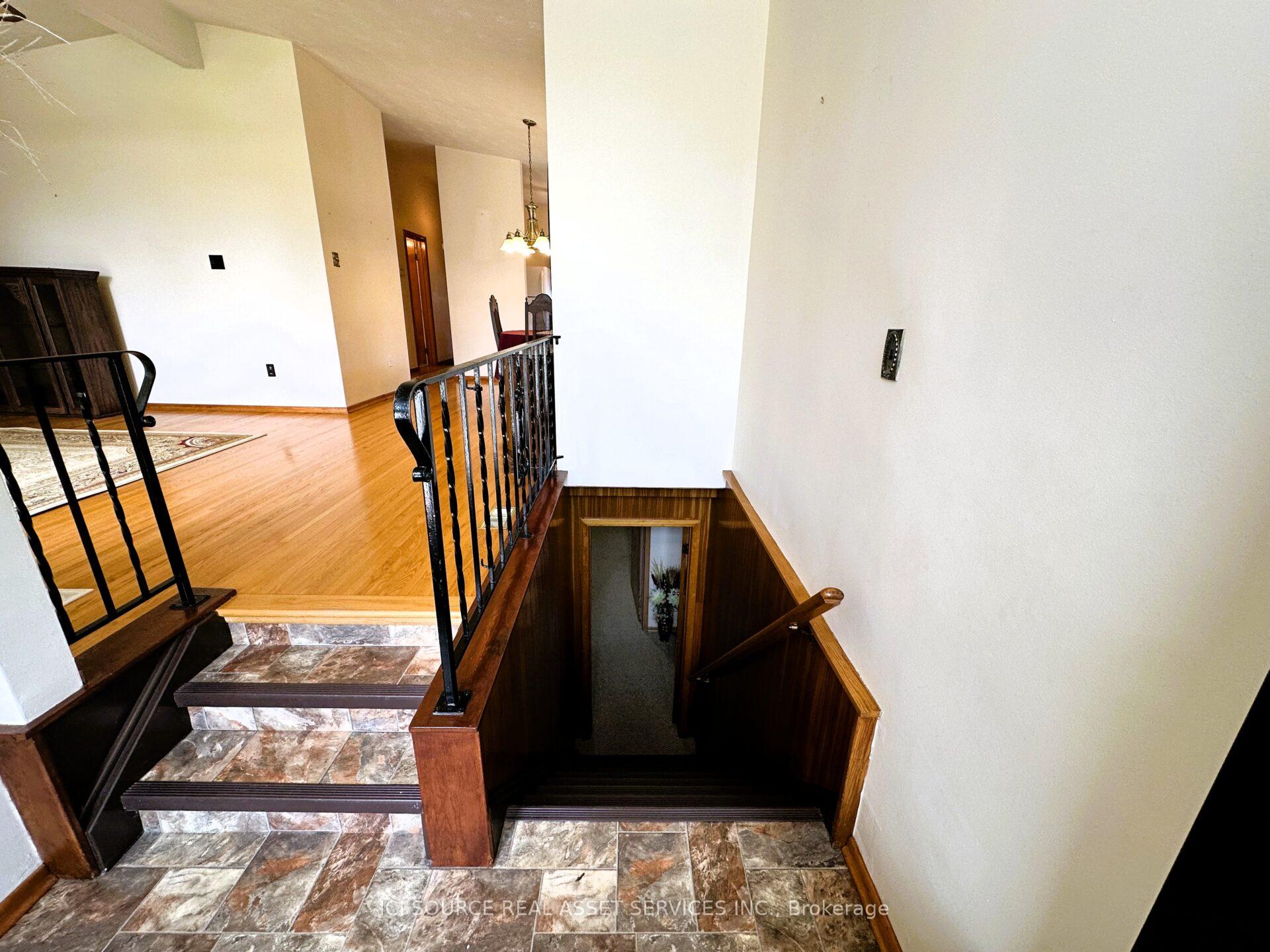 Photo 21 of 275 St Anne's Crescent, Peterborough, Northcrest Ward 5 — HOMEH