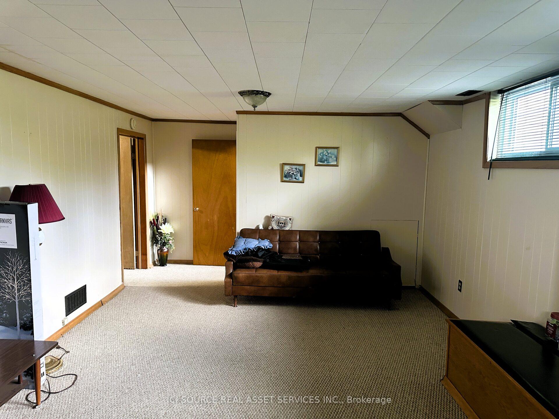 Photo 23 of 275 St Anne's Crescent, Peterborough, Northcrest Ward 5 — HOMEH