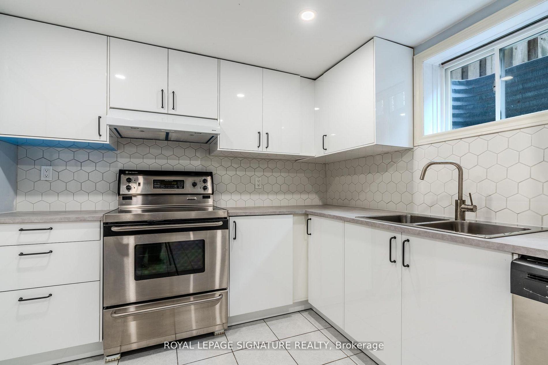 Photo 5 of 6 Robert Street, Markham, Village Green-South Unionville — HOMEH