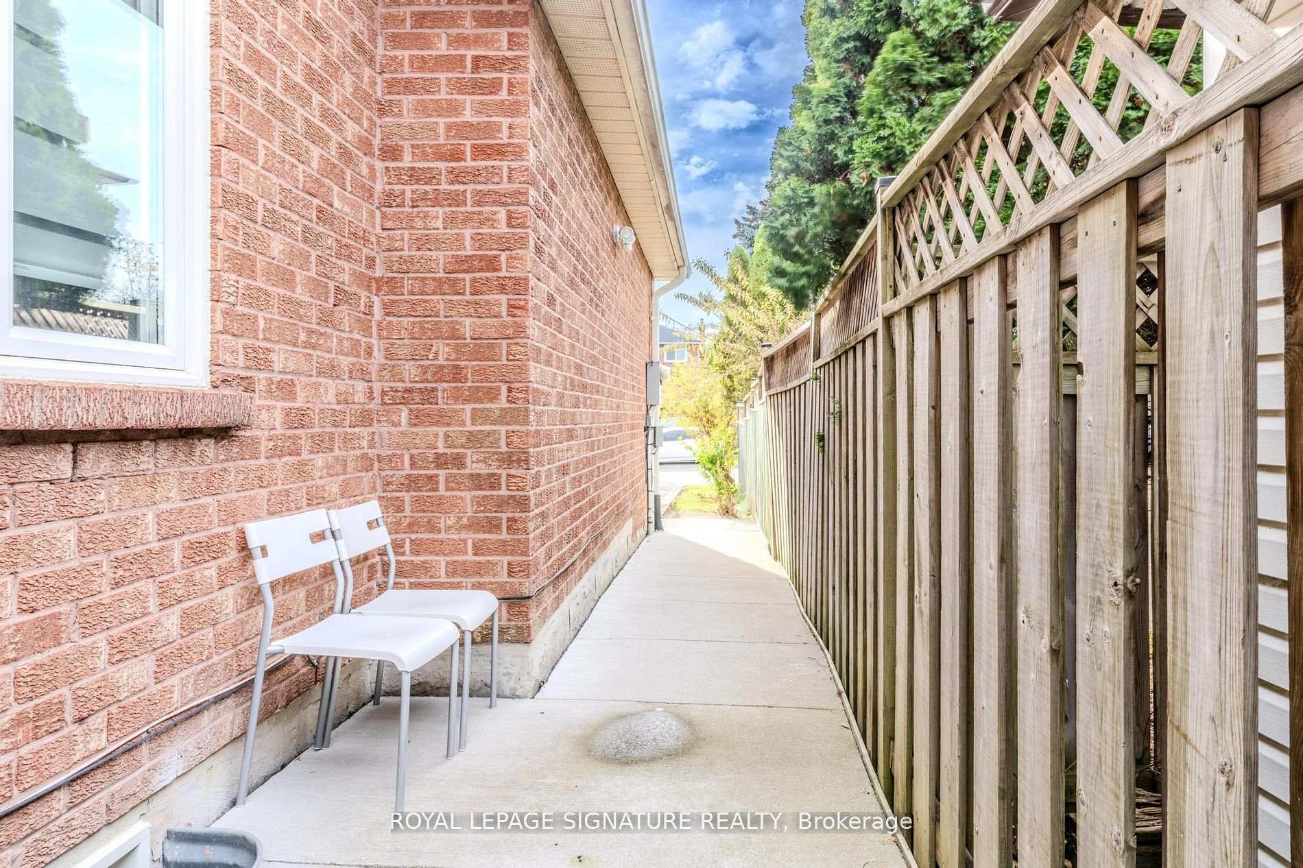 Photo 15 of 6 Robert Street, Markham, Village Green-South Unionville — HOMEH