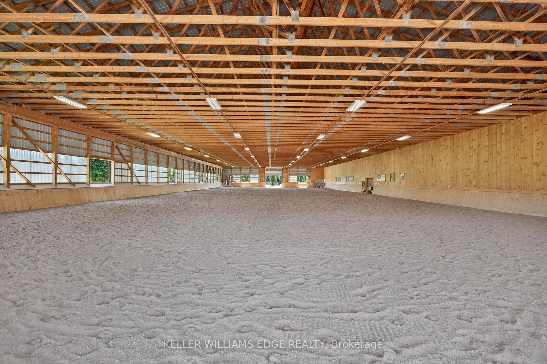 Photo 3 of 564 8th Concession Road E, Hamilton, Rural Flamborough — HOMEH