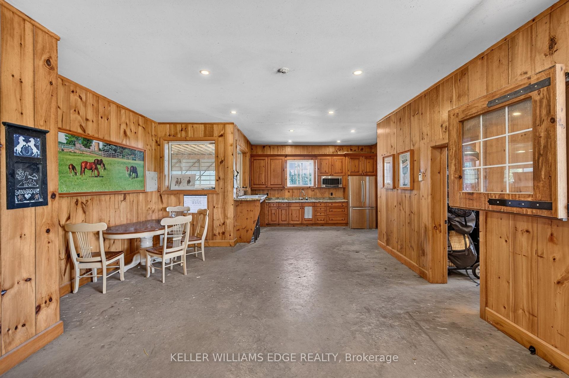 Photo 5 of 564 8th Concession Road E, Hamilton, Rural Flamborough — HOMEH