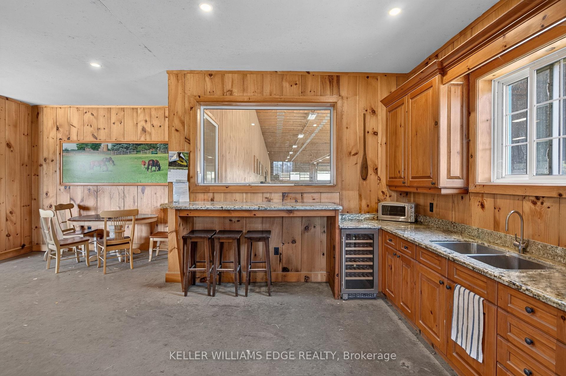 Photo 7 of 564 8th Concession Road E, Hamilton, Rural Flamborough — HOMEH