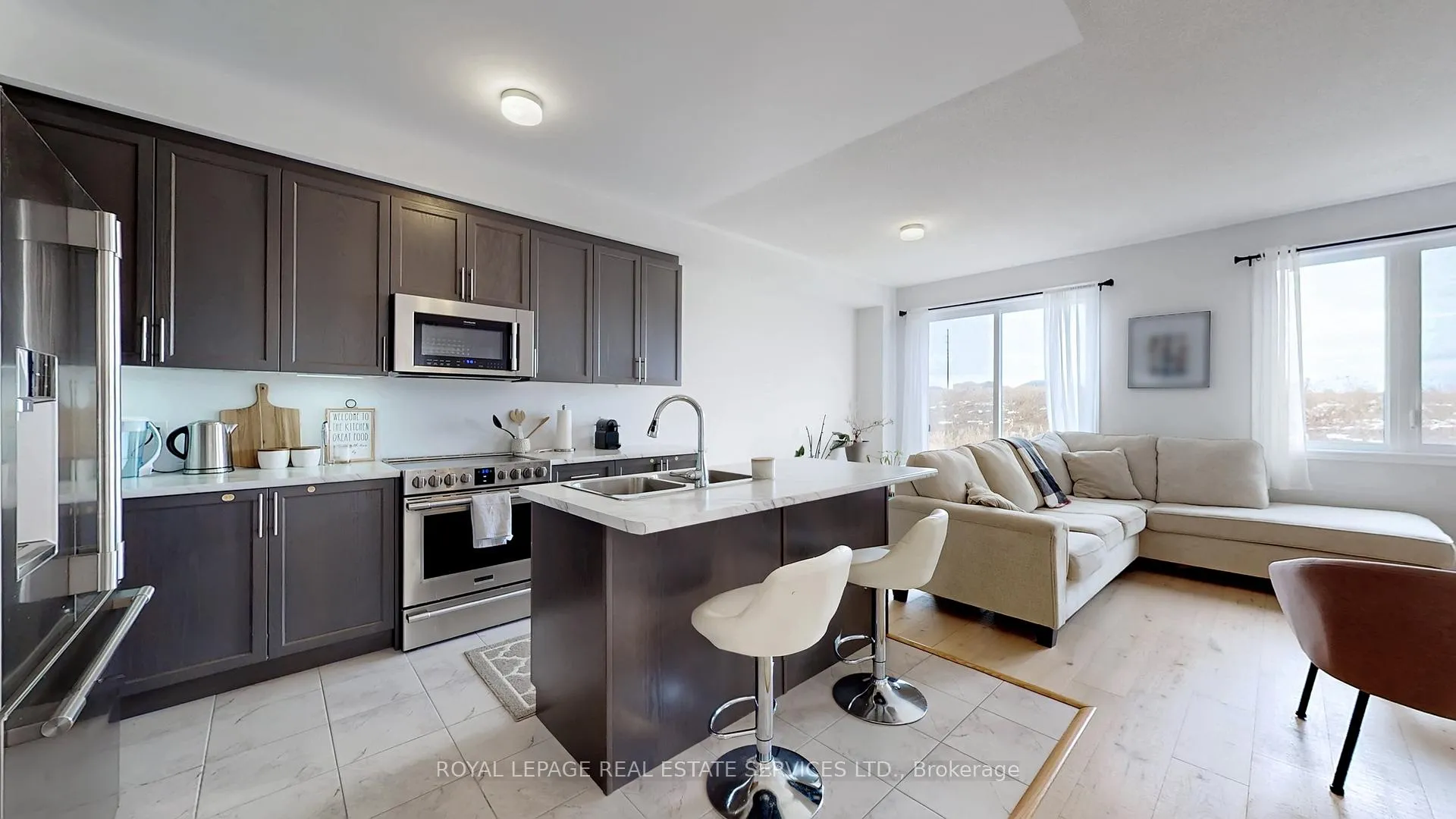 Photo 7 of 1068 Lockie Drive, Oshawa, Kedron — HOMEH