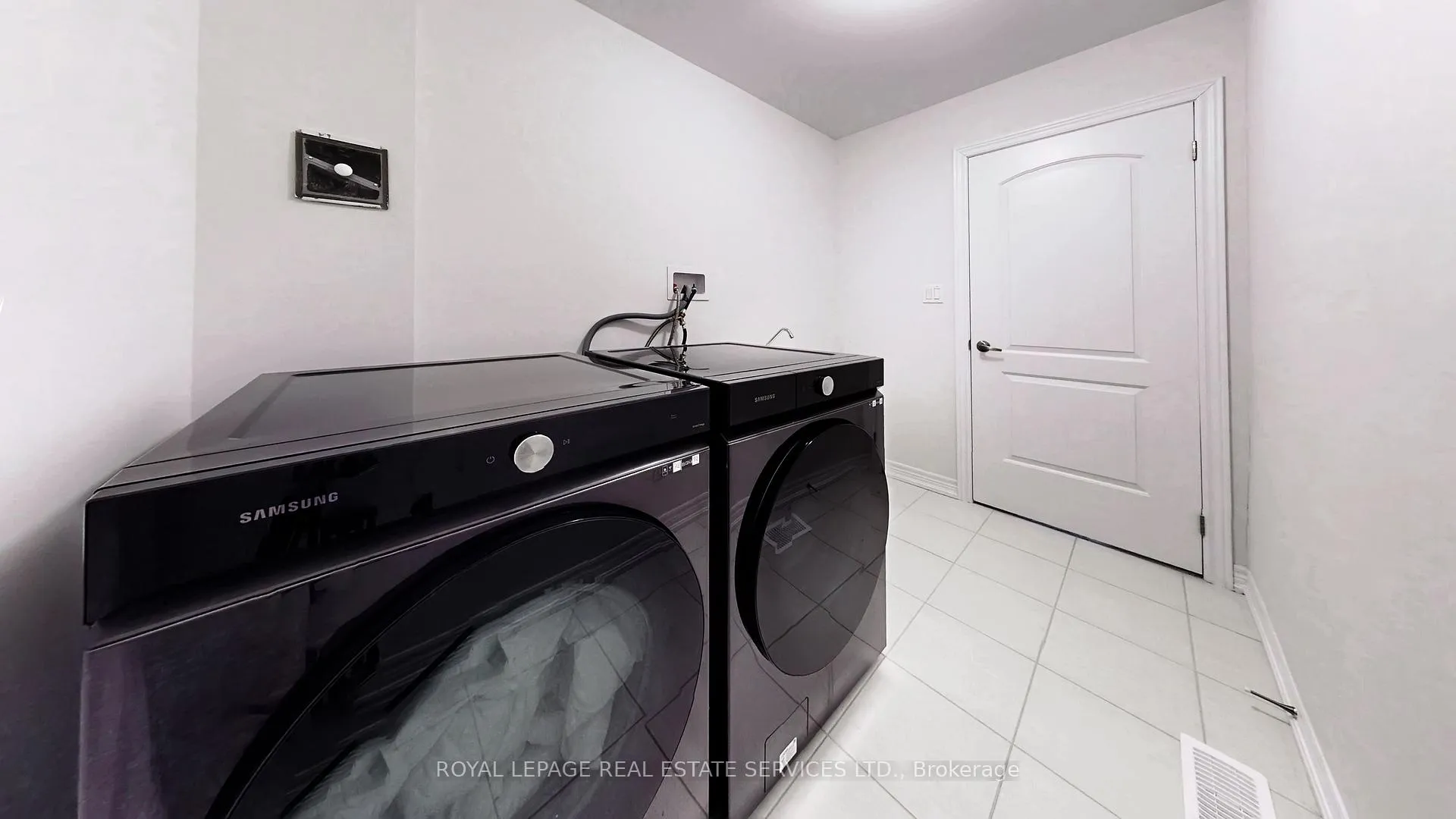 Photo 24 of 1068 Lockie Drive, Oshawa, Kedron — HOMEH