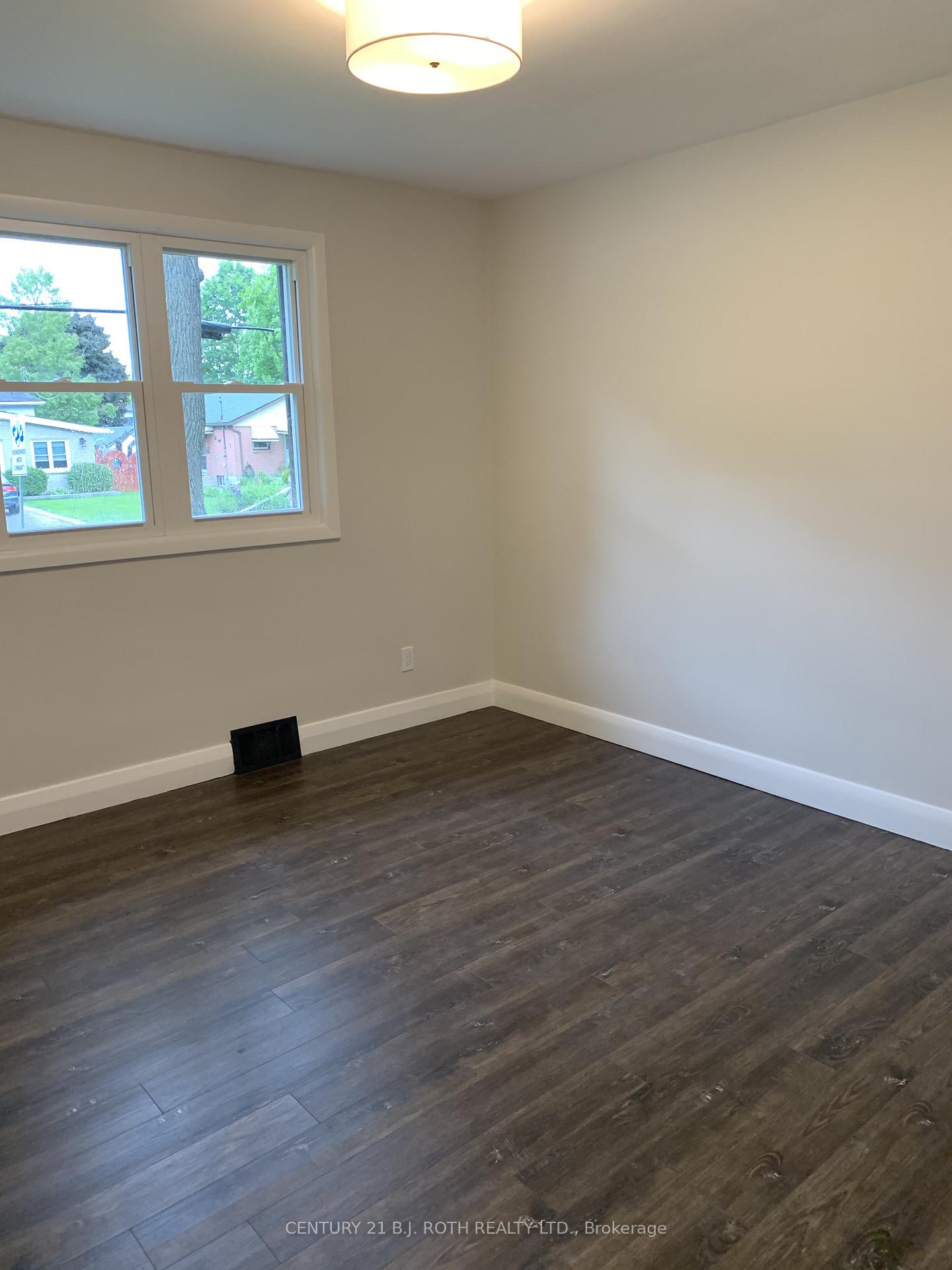 Photo 8 of 156 Puget Street, Barrie, Codrington — HOMEH