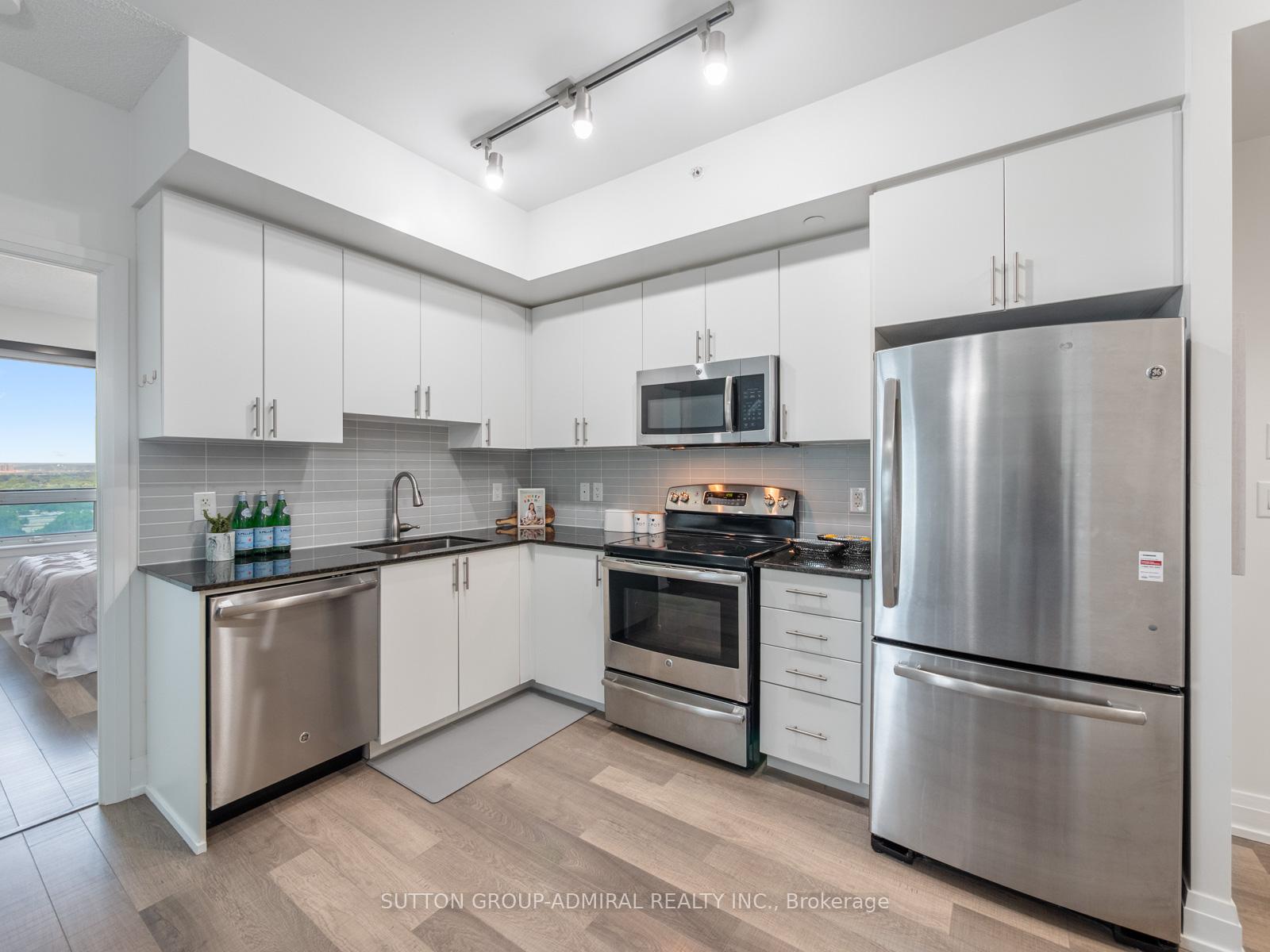 Photo 4 of Unit 912, 7167 Yonge Street, Markham, Thornhill — HOMEH