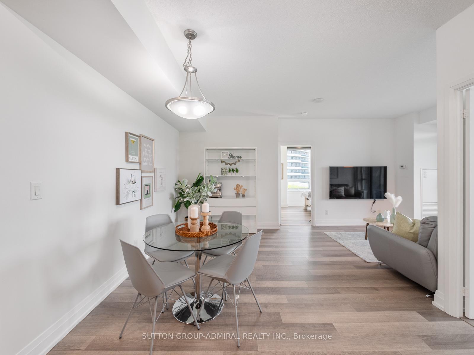 Photo 5 of Unit 912, 7167 Yonge Street, Markham, Thornhill — HOMEH