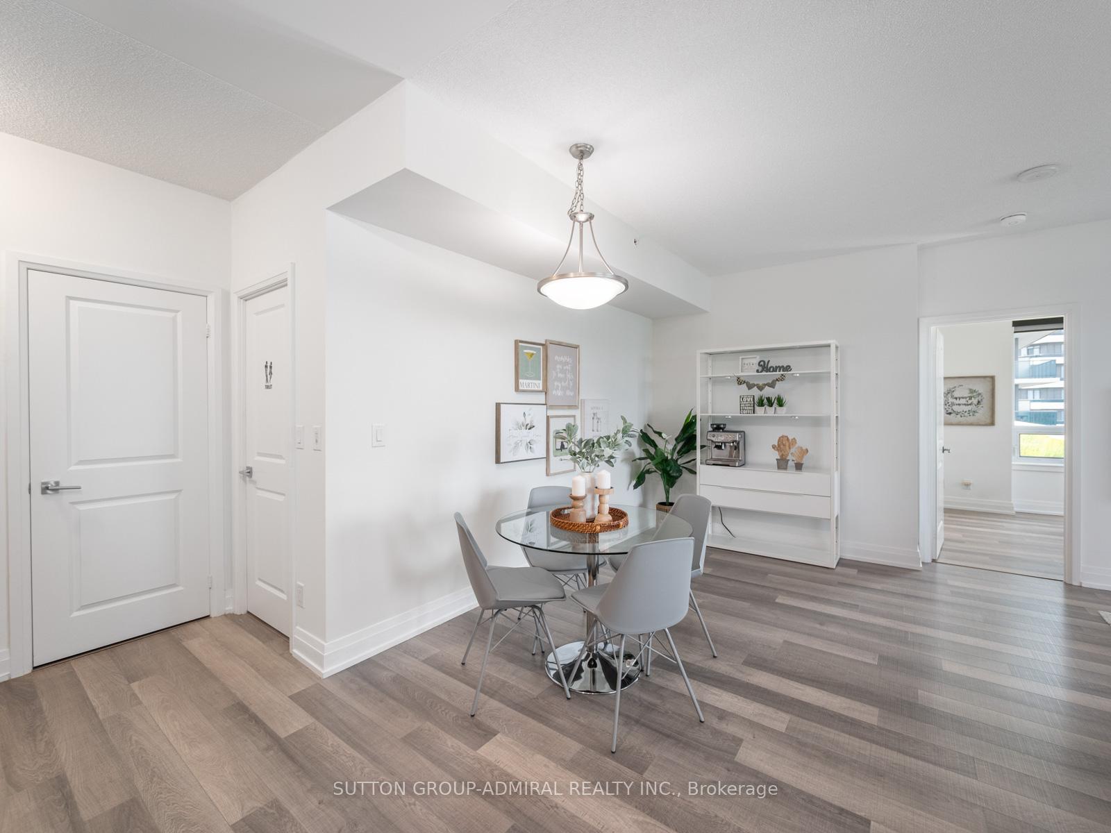 Photo 6 of Unit 912, 7167 Yonge Street, Markham, Thornhill — HOMEH