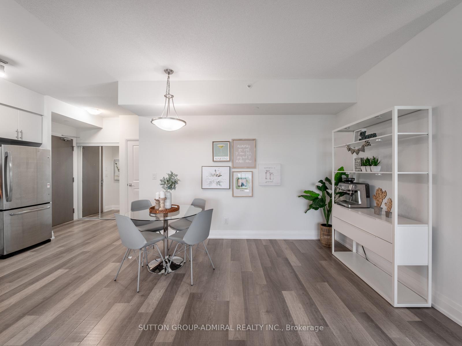Photo 7 of Unit 912, 7167 Yonge Street, Markham, Thornhill — HOMEH