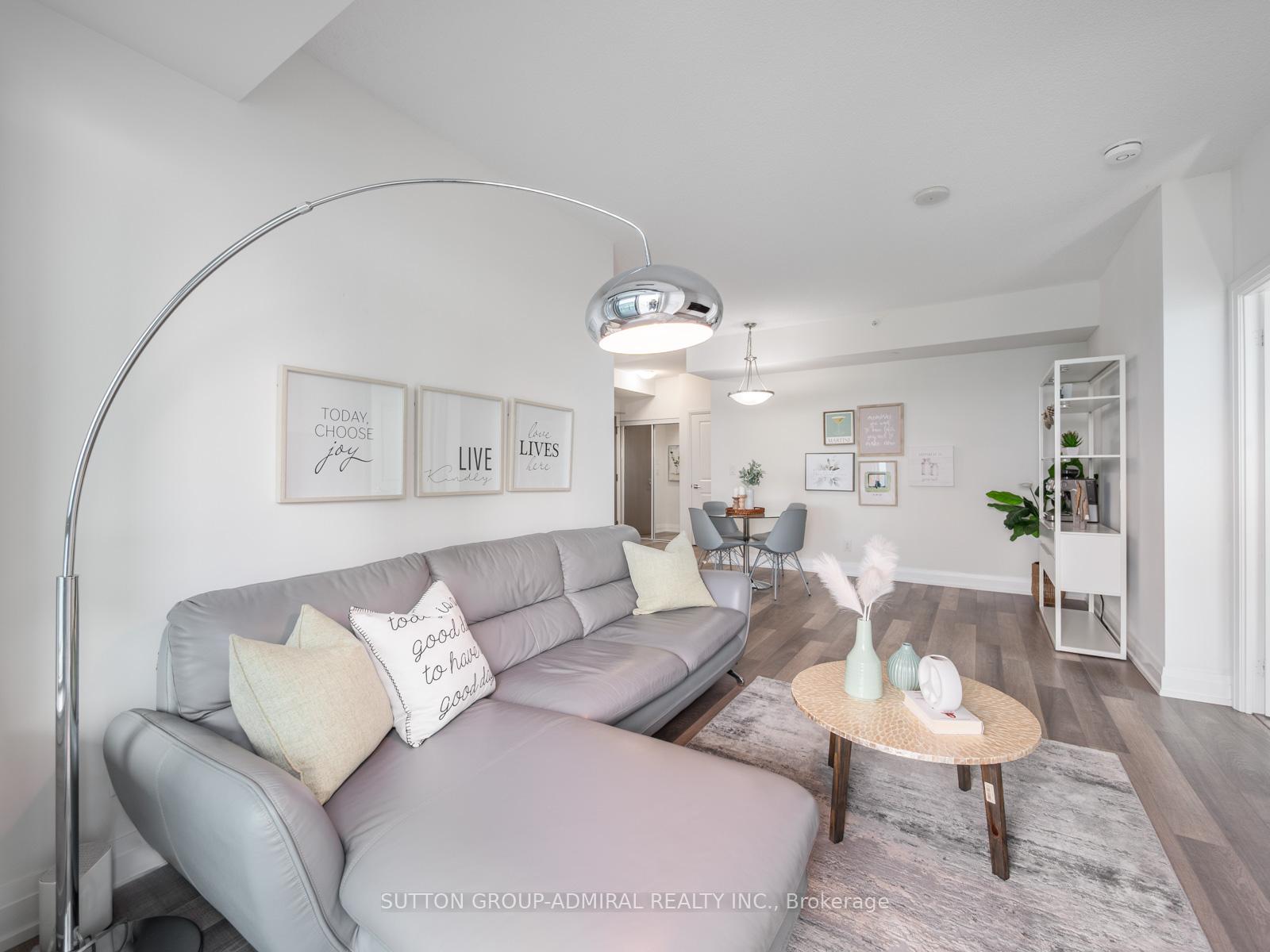 Photo 11 of Unit 912, 7167 Yonge Street, Markham, Thornhill — HOMEH