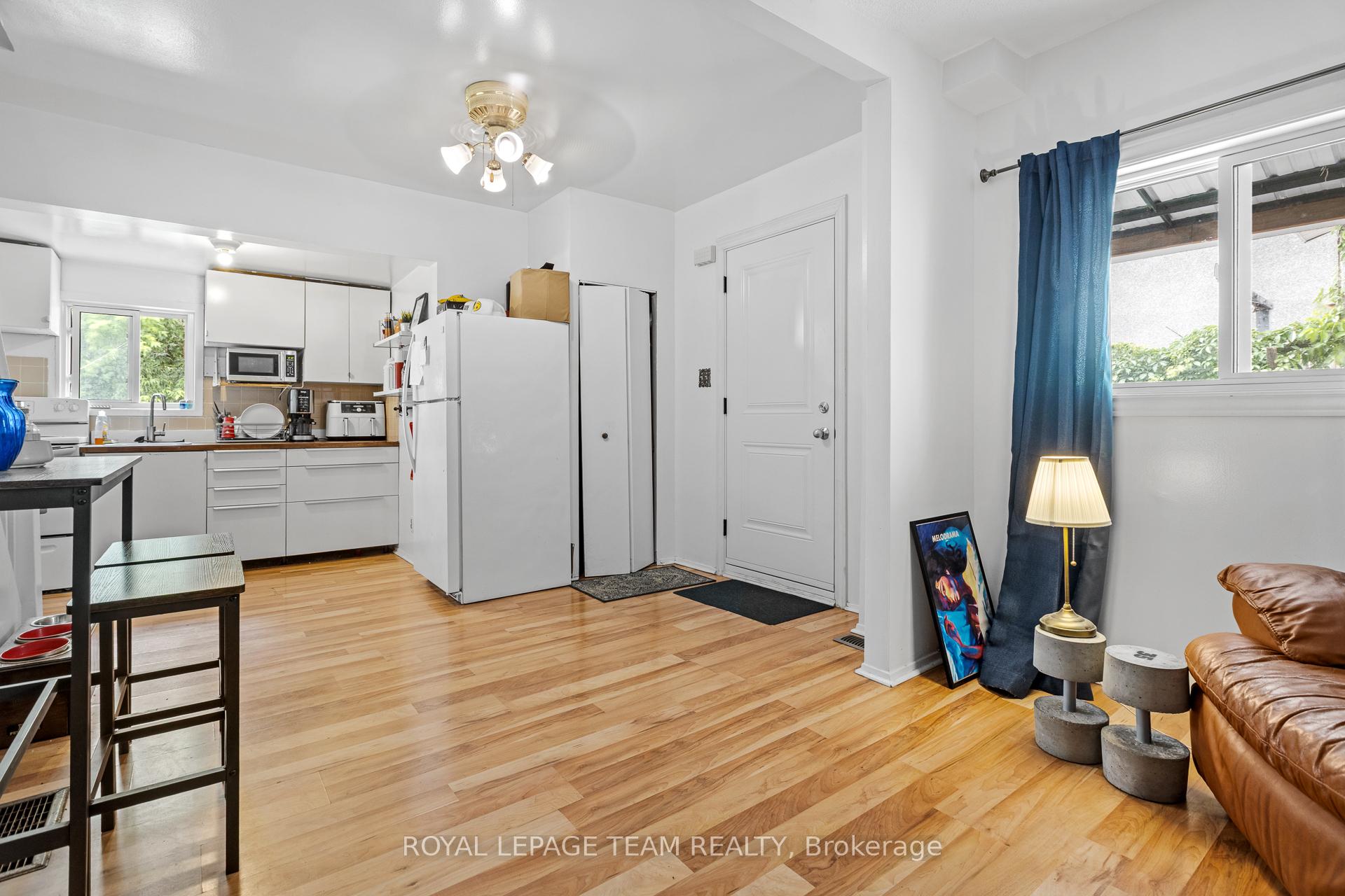 Photo 3 of Unit B, 53-1/2 Champagne Avenue, Ottawa, West Centre Town — HOMEH