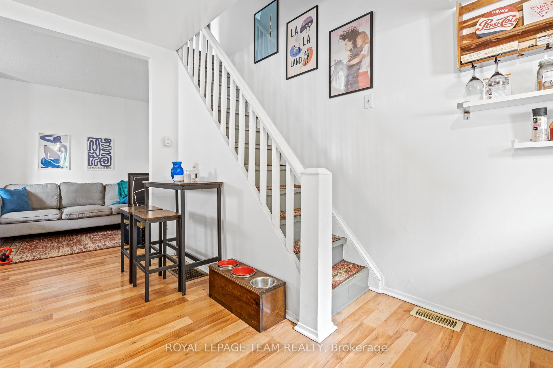 Photo 6 of Unit B, 53-1/2 Champagne Avenue, Ottawa, West Centre Town — HOMEH