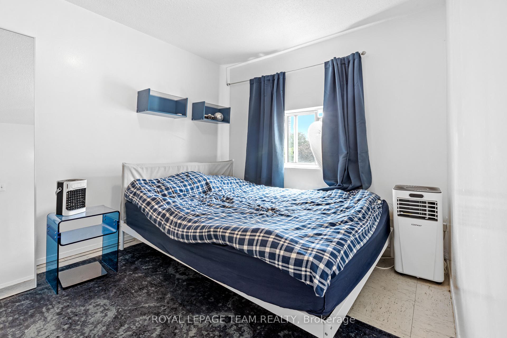 Photo 9 of Unit B, 53-1/2 Champagne Avenue, Ottawa, West Centre Town — HOMEH