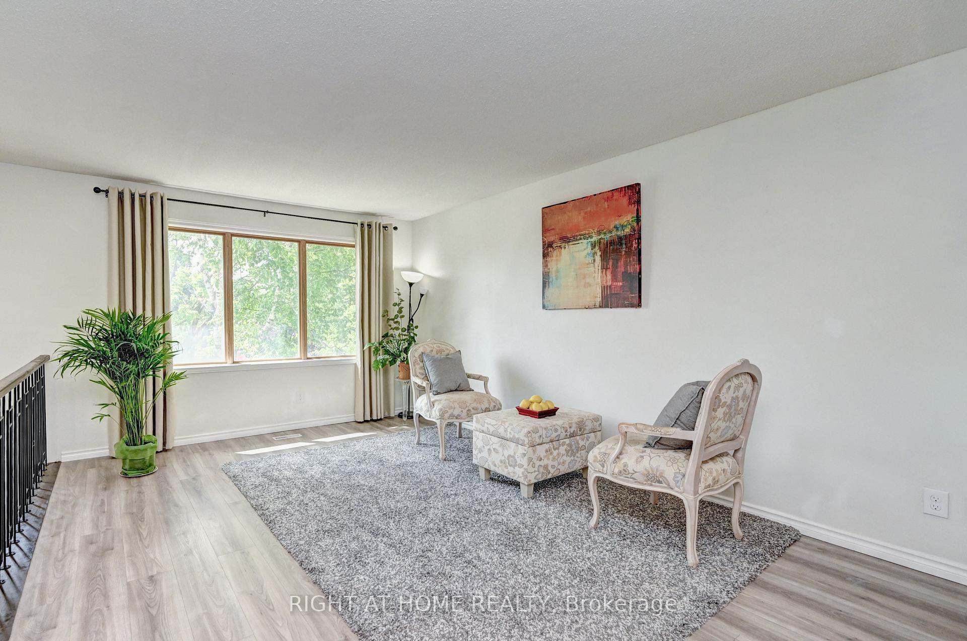 Photo 11 of 92 Pinemeadow Crescent, Waterloo, Maple Hills — HOMEH