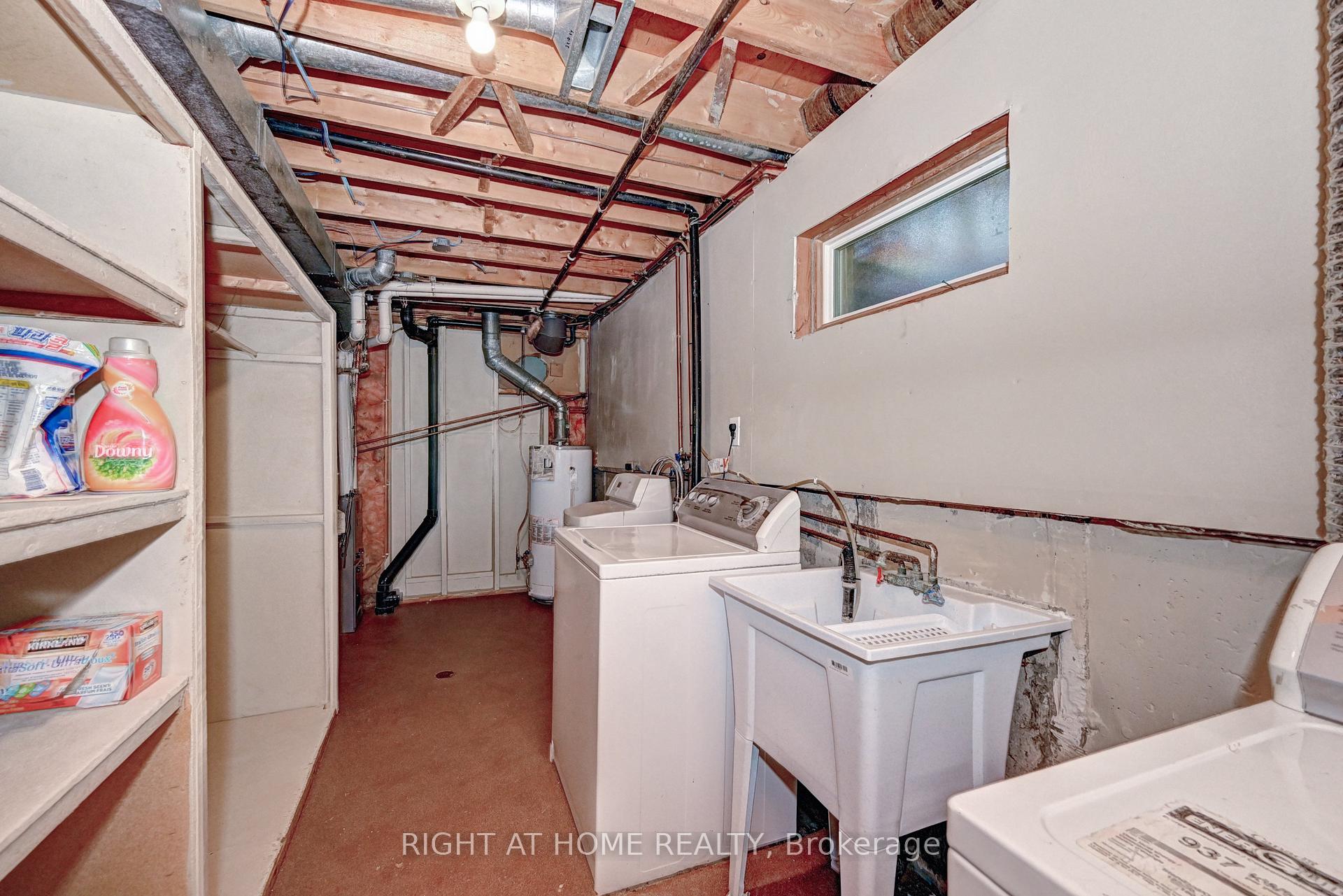 Photo 19 of 92 Pinemeadow Crescent, Waterloo, Maple Hills — HOMEH