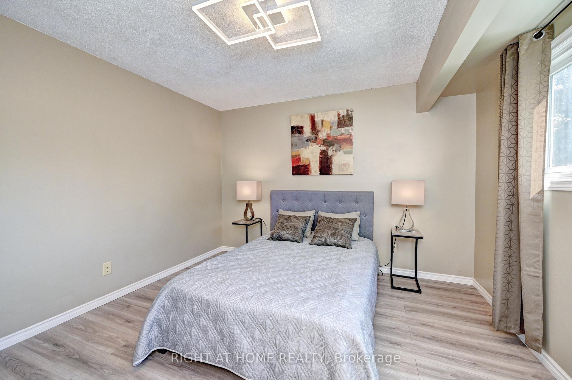 Photo 26 of 92 Pinemeadow Crescent, Waterloo, Maple Hills — HOMEH