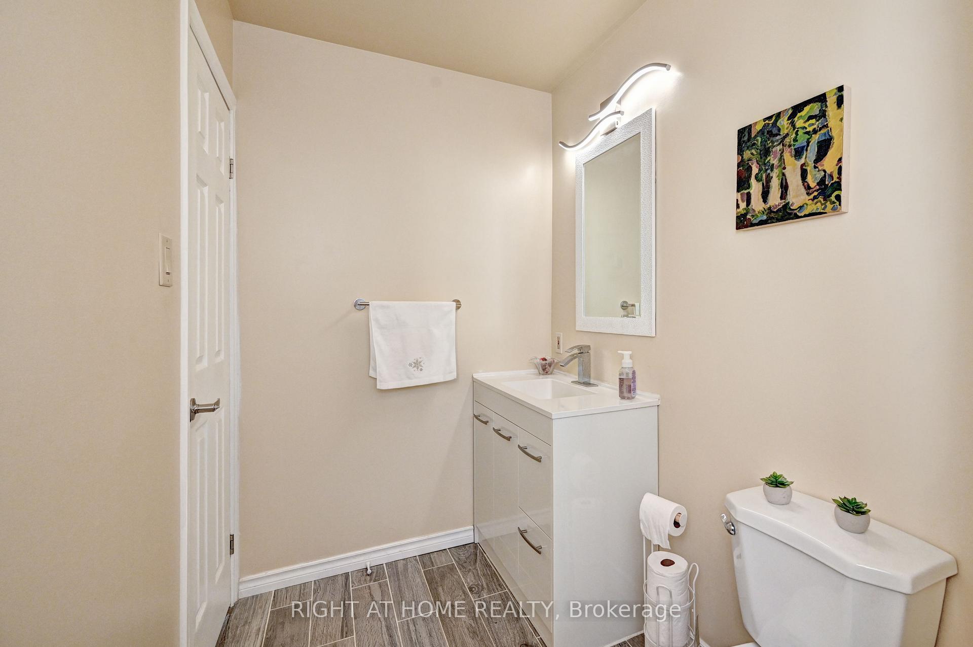 Photo 28 of 92 Pinemeadow Crescent, Waterloo, Maple Hills — HOMEH