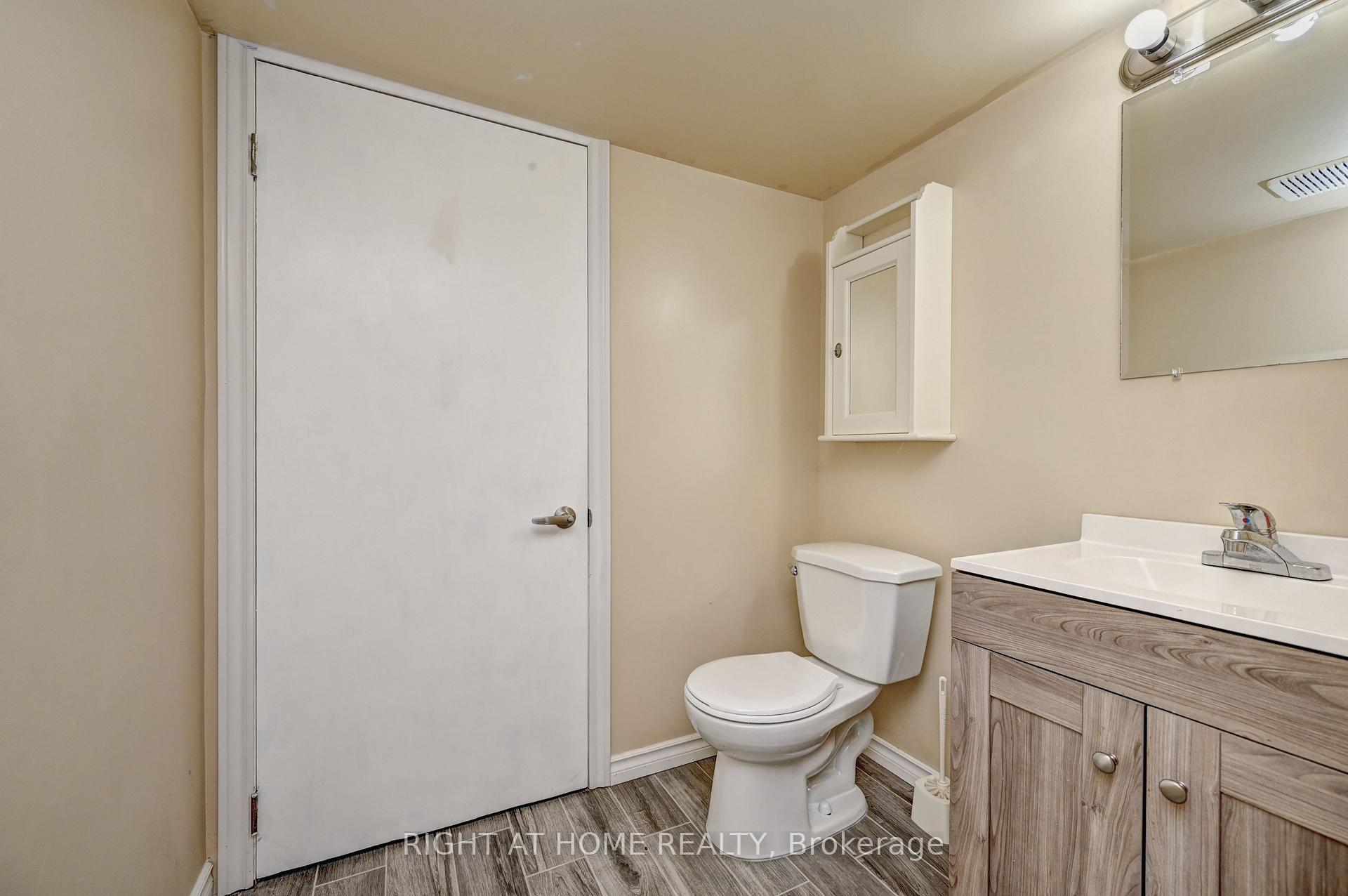 Photo 37 of 92 Pinemeadow Crescent, Waterloo, Maple Hills — HOMEH