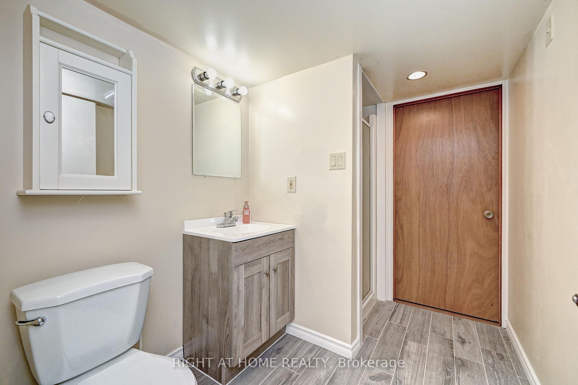 Photo 38 of 92 Pinemeadow Crescent, Waterloo, Maple Hills — HOMEH