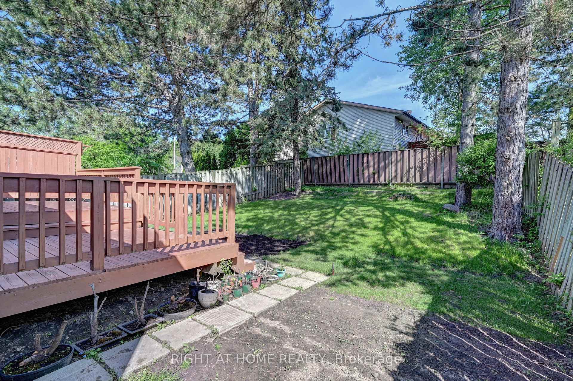 Photo 49 of 92 Pinemeadow Crescent, Waterloo, Maple Hills — HOMEH