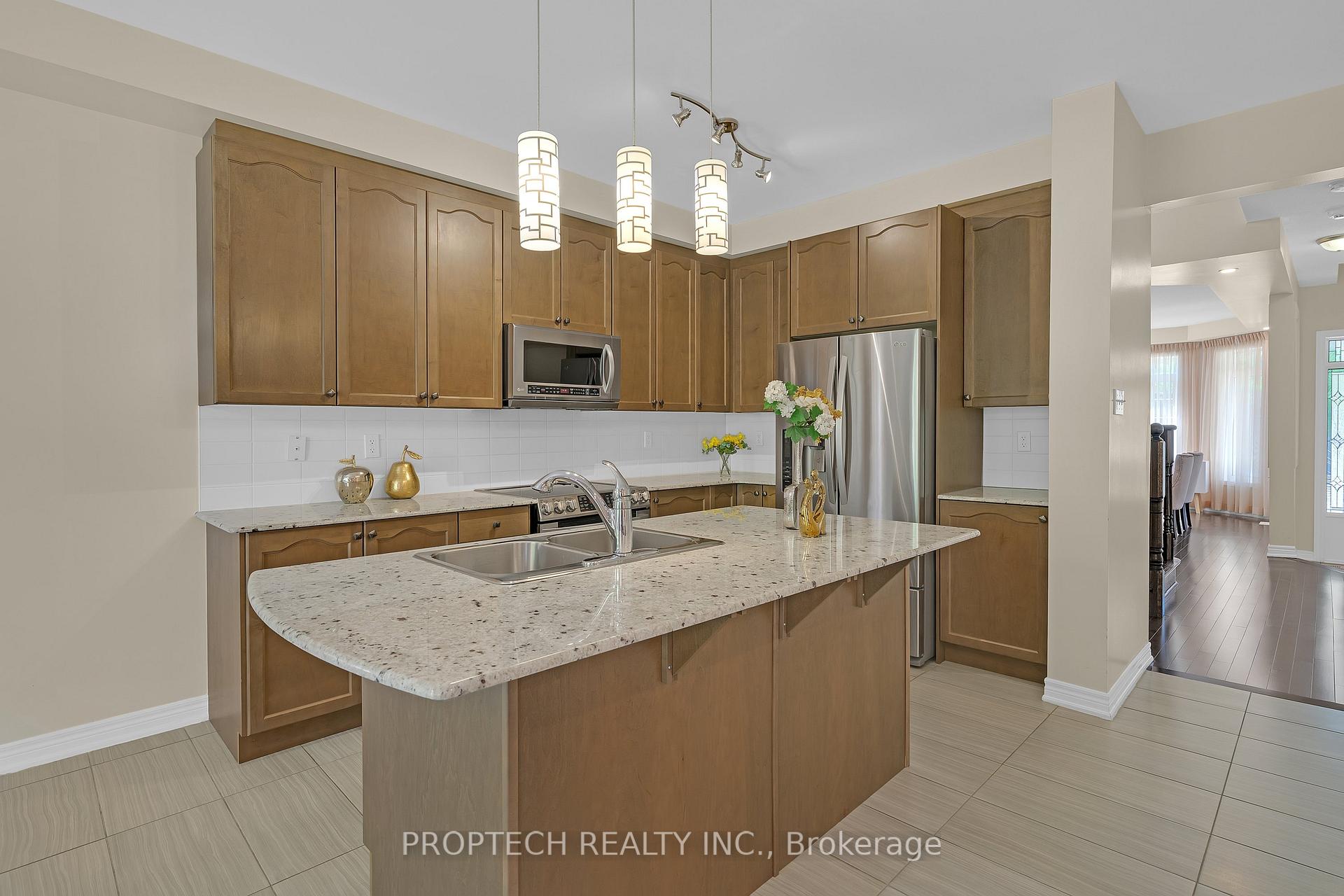 Photo 8 of 74 Manila Avenue, Markham, Berczy — HOMEH
