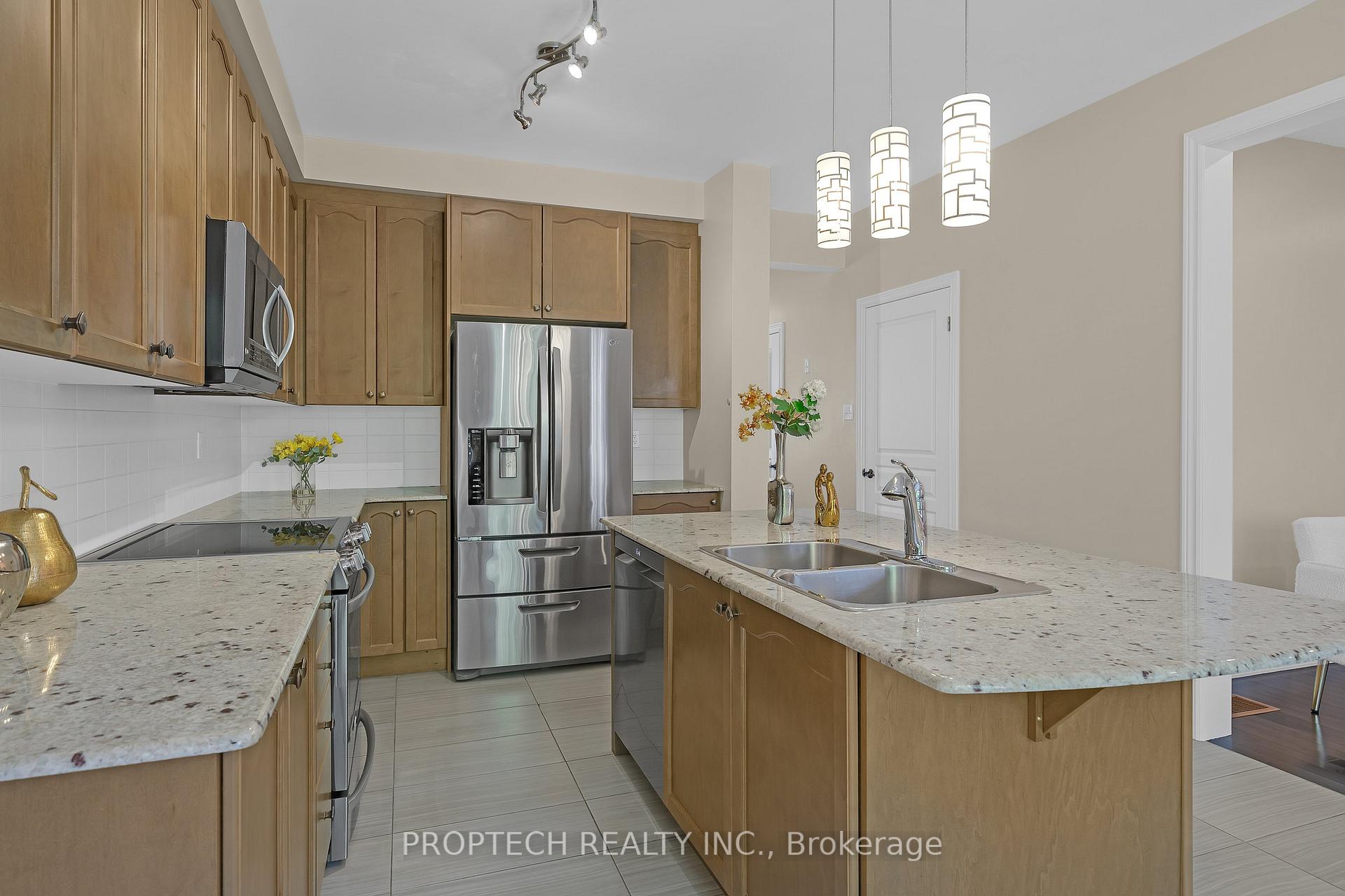 Photo 9 of 74 Manila Avenue, Markham, Berczy — HOMEH
