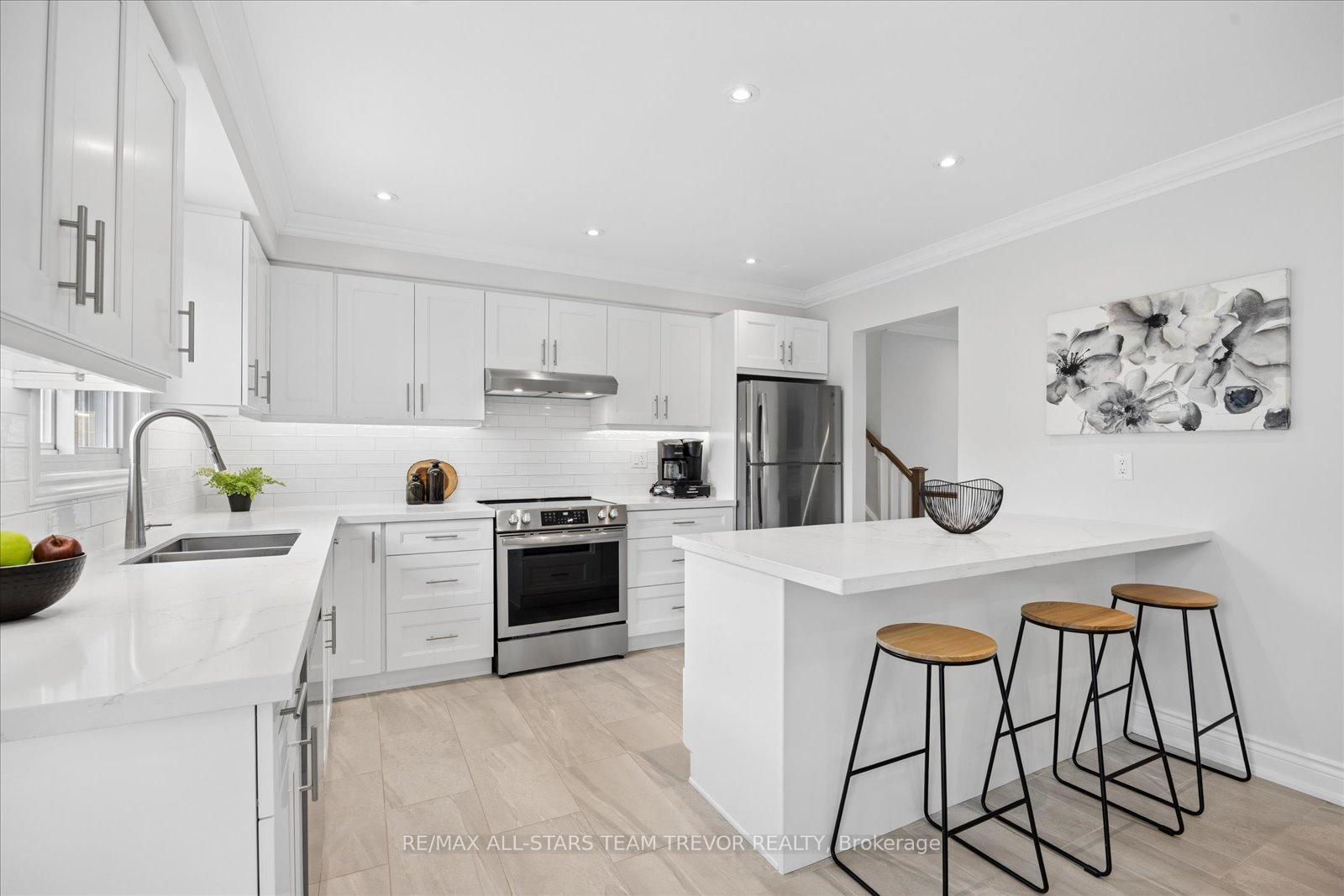 Photo 5 of 46 Windover Drive, Georgina, Keswick South — HOMEH