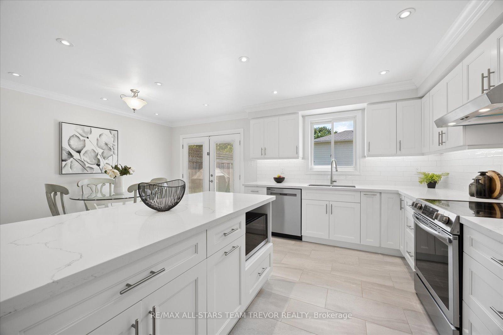 Photo 8 of 46 Windover Drive, Georgina, Keswick South — HOMEH