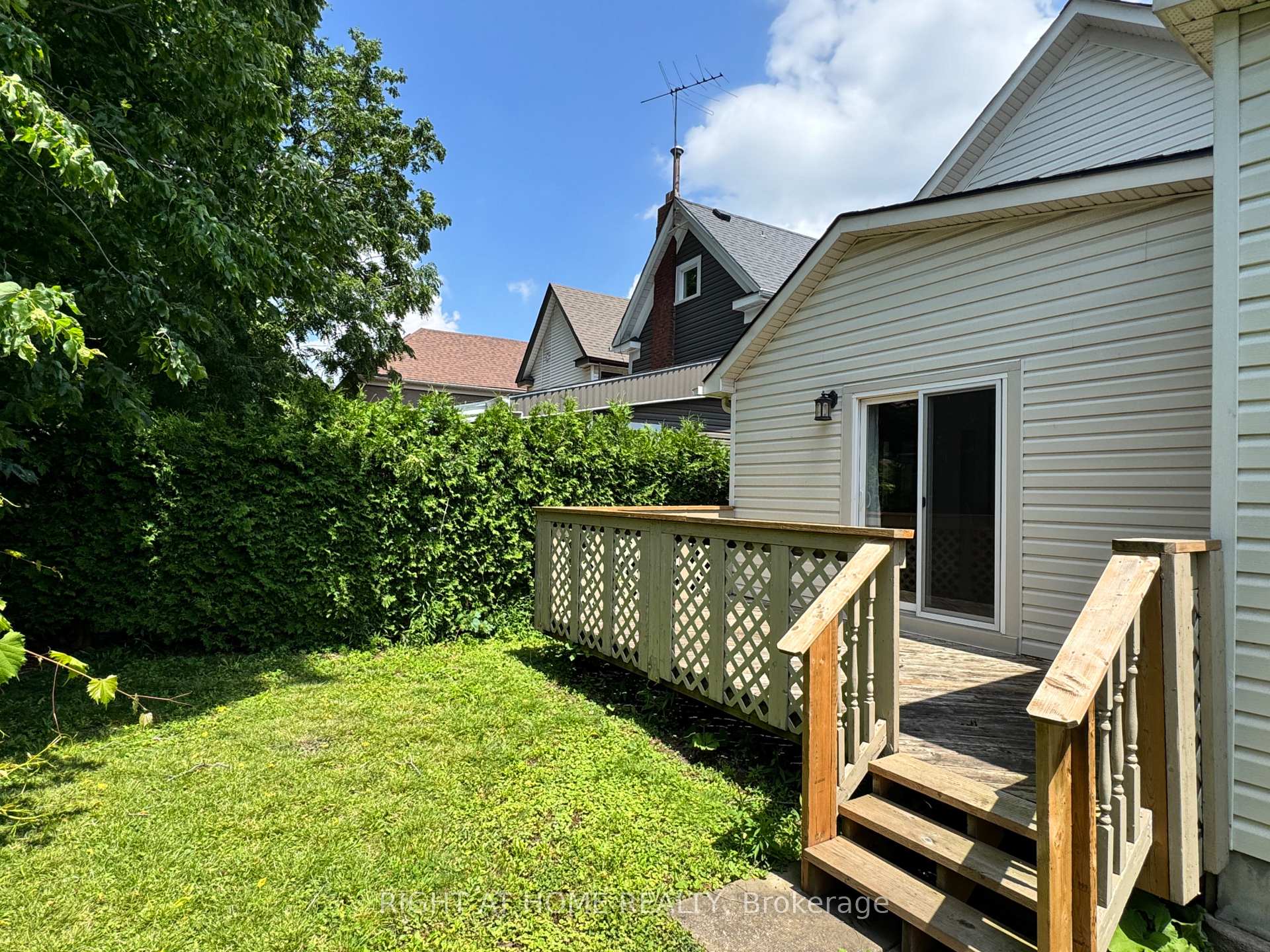 Photo 4 of 5223 Palmer Avenue, Niagara Falls, Downtown — HOMEH