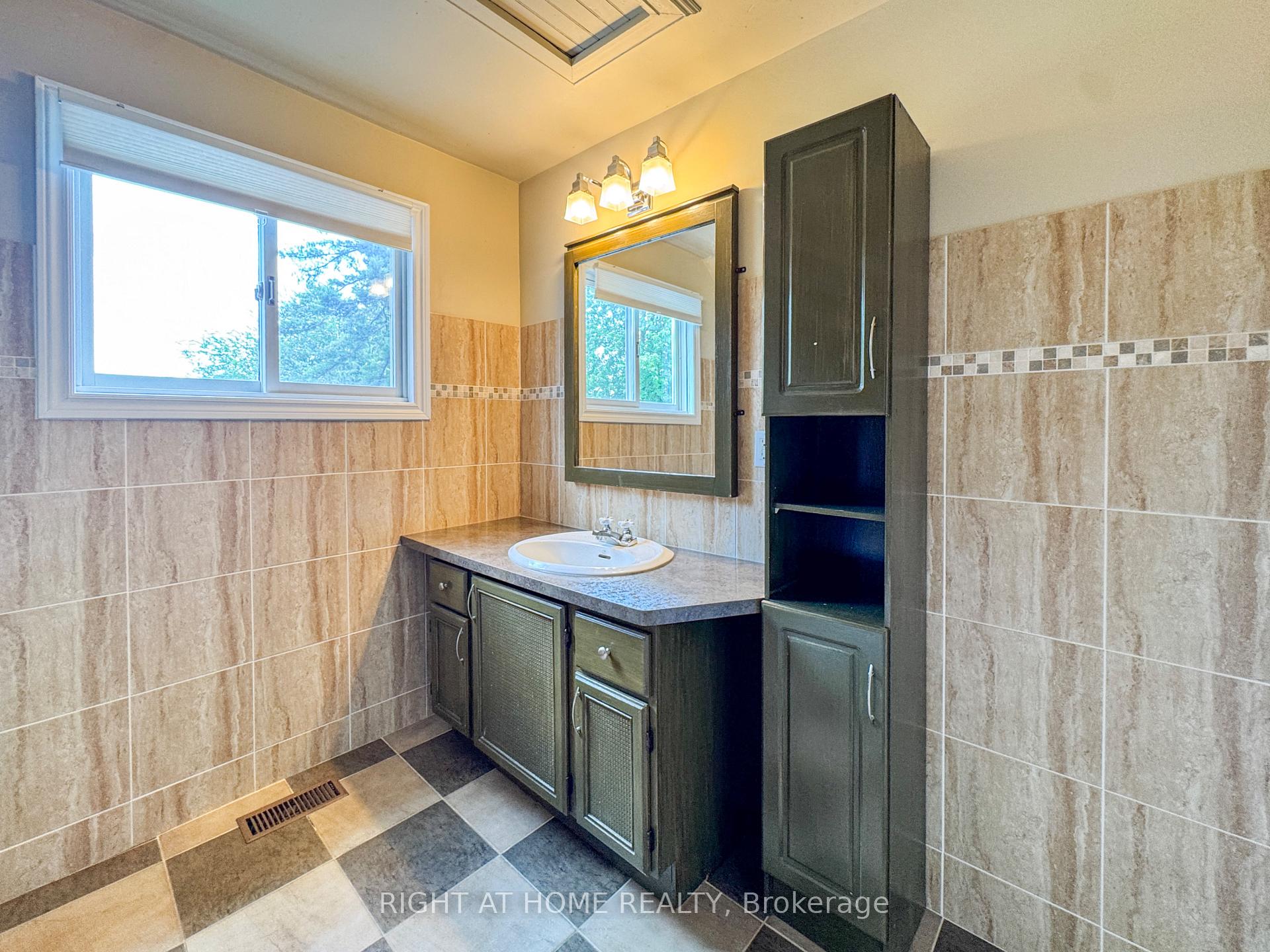 Photo 35 of 5223 Palmer Avenue, Niagara Falls, Downtown — HOMEH