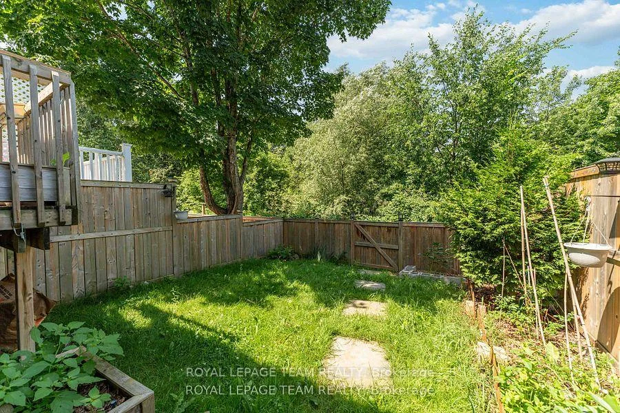 Photo 5 of 16 Cohen Avenue, Ottawa, Kanata - Katimavik — HOMEH