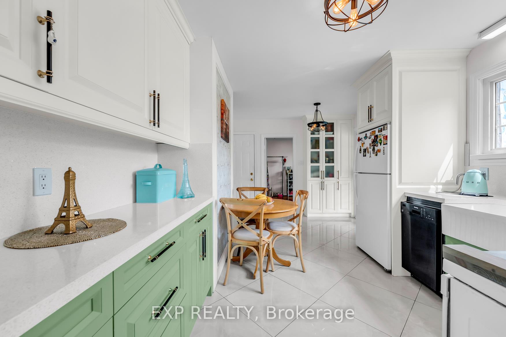 Photo 11 of 223 Violet Court, Oshawa, Centennial — HOMEH