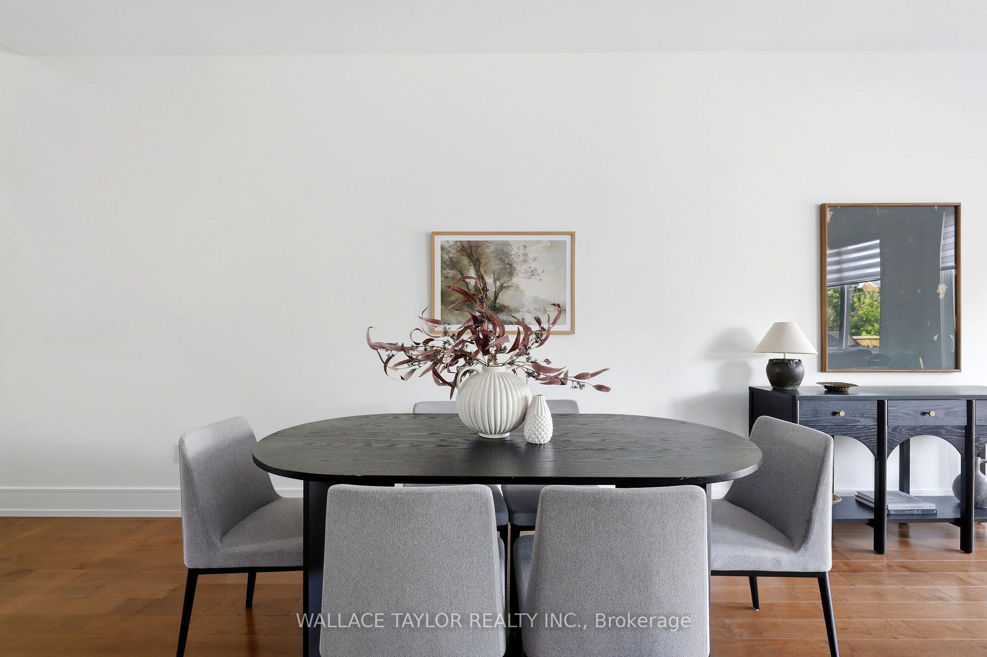 Photo 6 of 76 Ash Crescent, Etobicoke, Long Branch — HOMEH