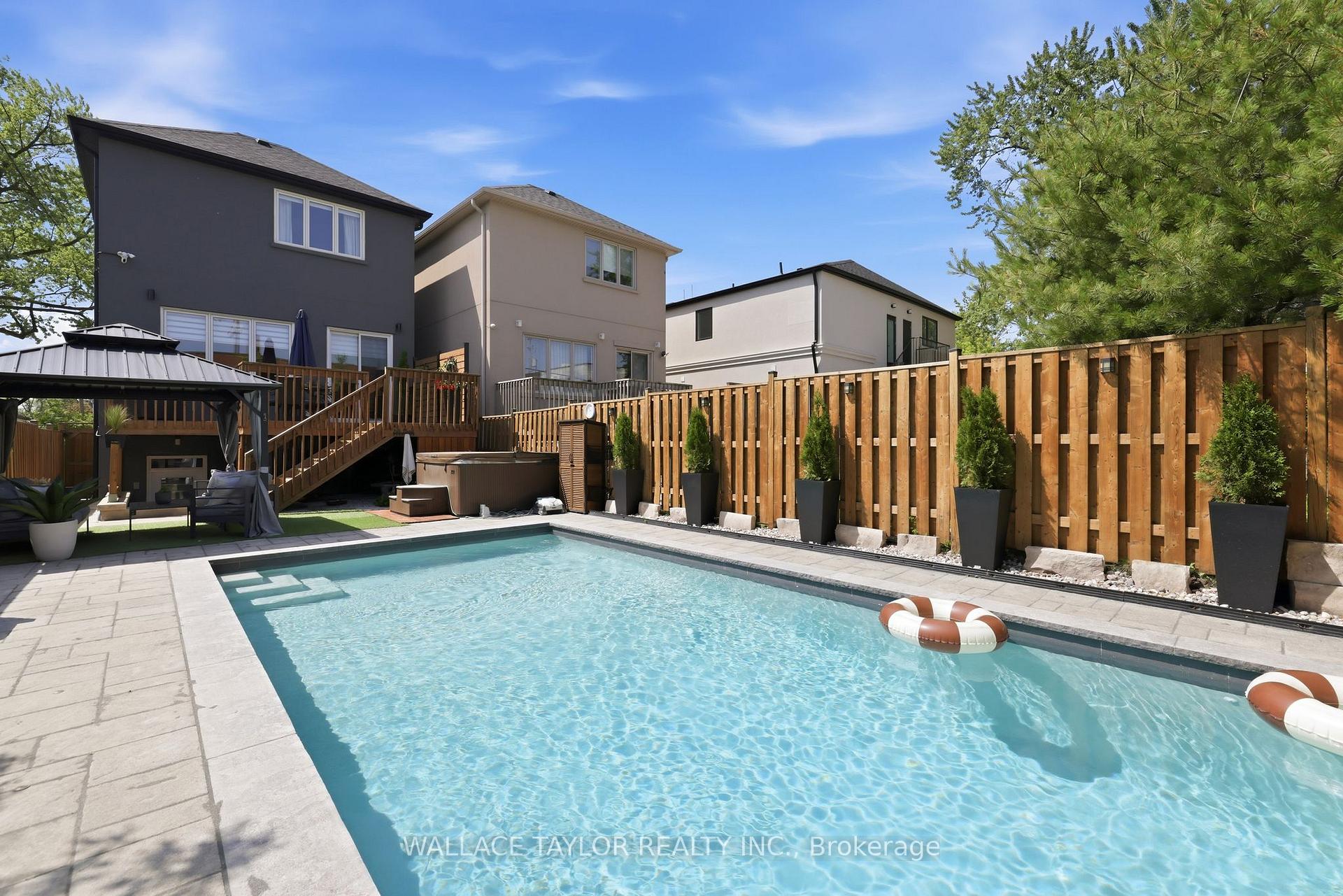 Photo 32 of 76 Ash Crescent, Etobicoke, Long Branch — HOMEH