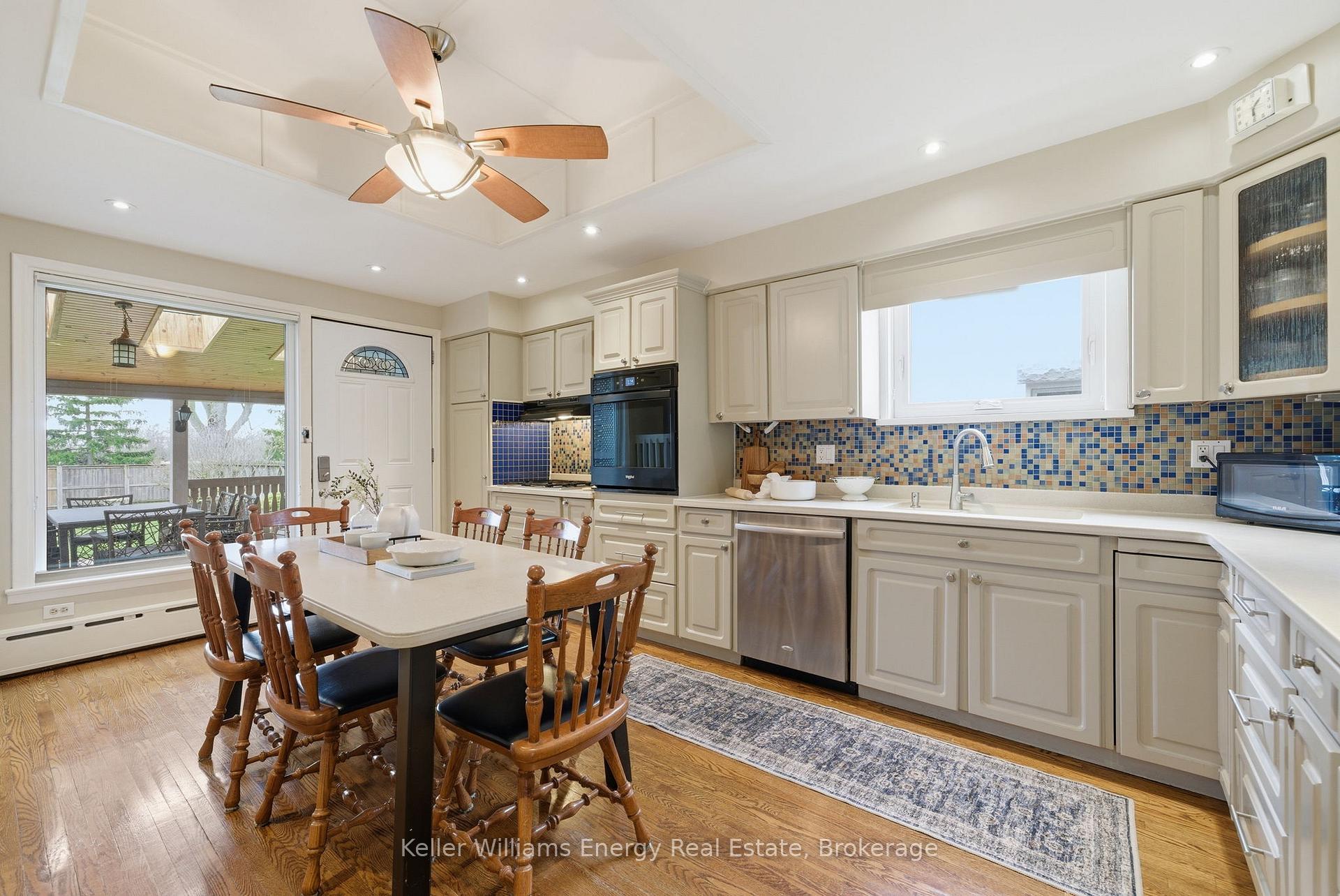 Photo 5 of 452 Simcoe Street N, Oshawa, O'Neill — HOMEH