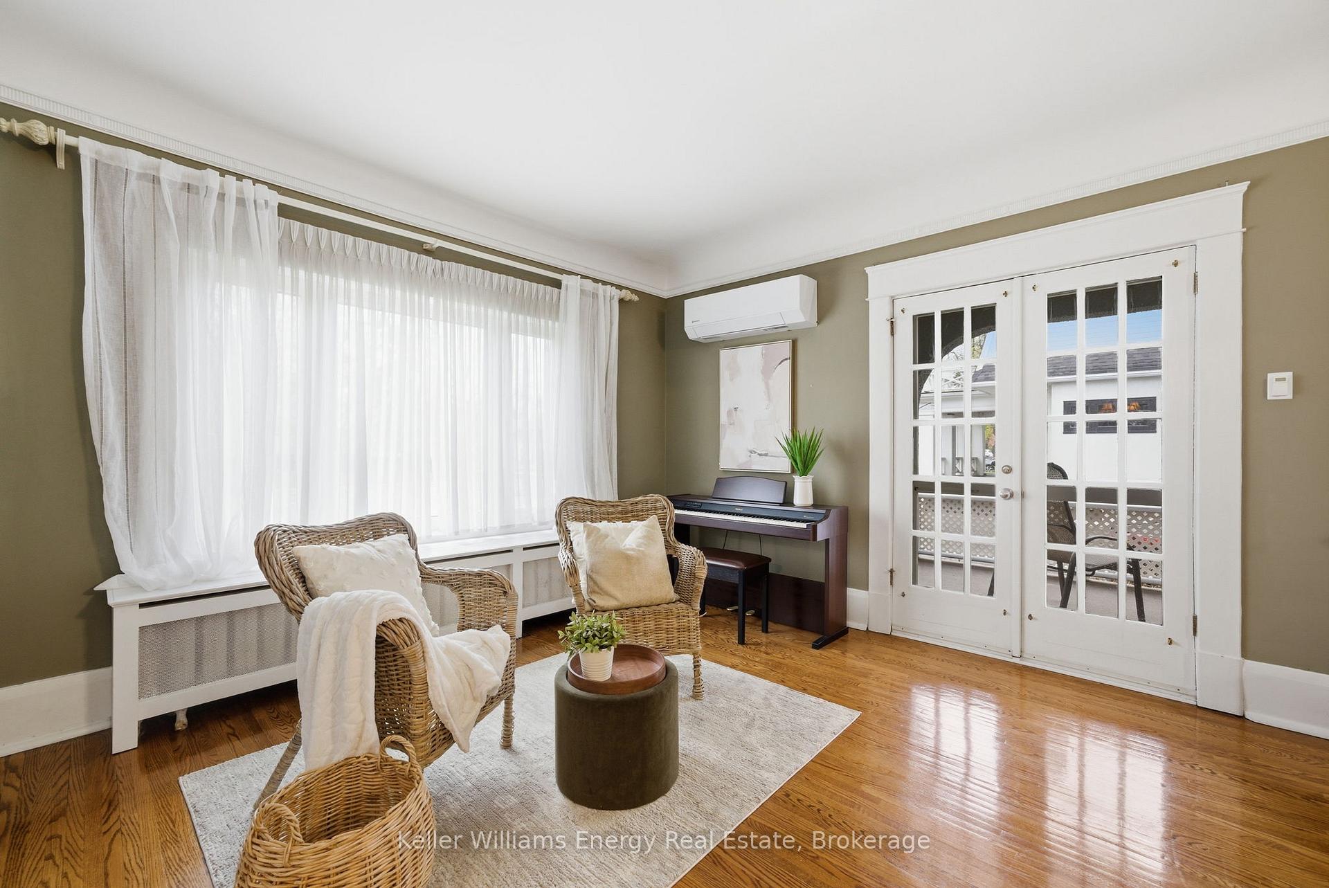 Photo 13 of 452 Simcoe Street N, Oshawa, O'Neill — HOMEH