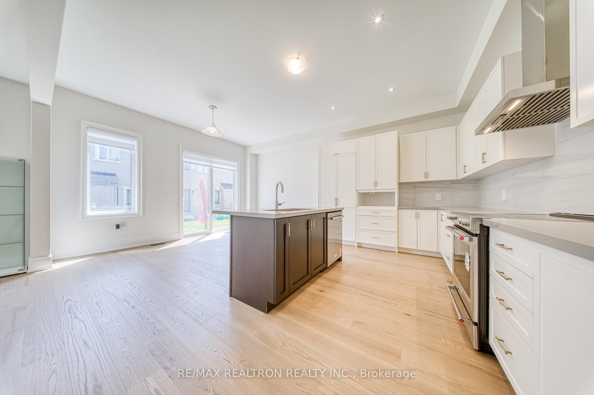 Photo 7 of 207 Leslie Richards Street, Markham, Rural Markham — HOMEH