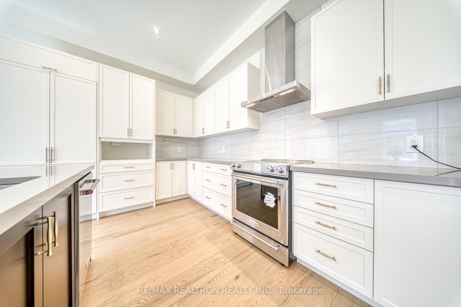 Photo 8 of 207 Leslie Richards Street, Markham, Rural Markham — HOMEH