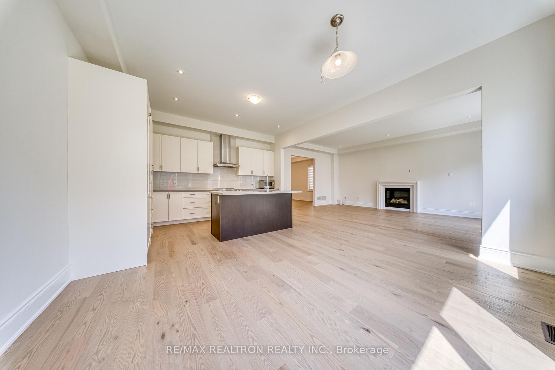 Photo 9 of 207 Leslie Richards Street, Markham, Rural Markham — HOMEH