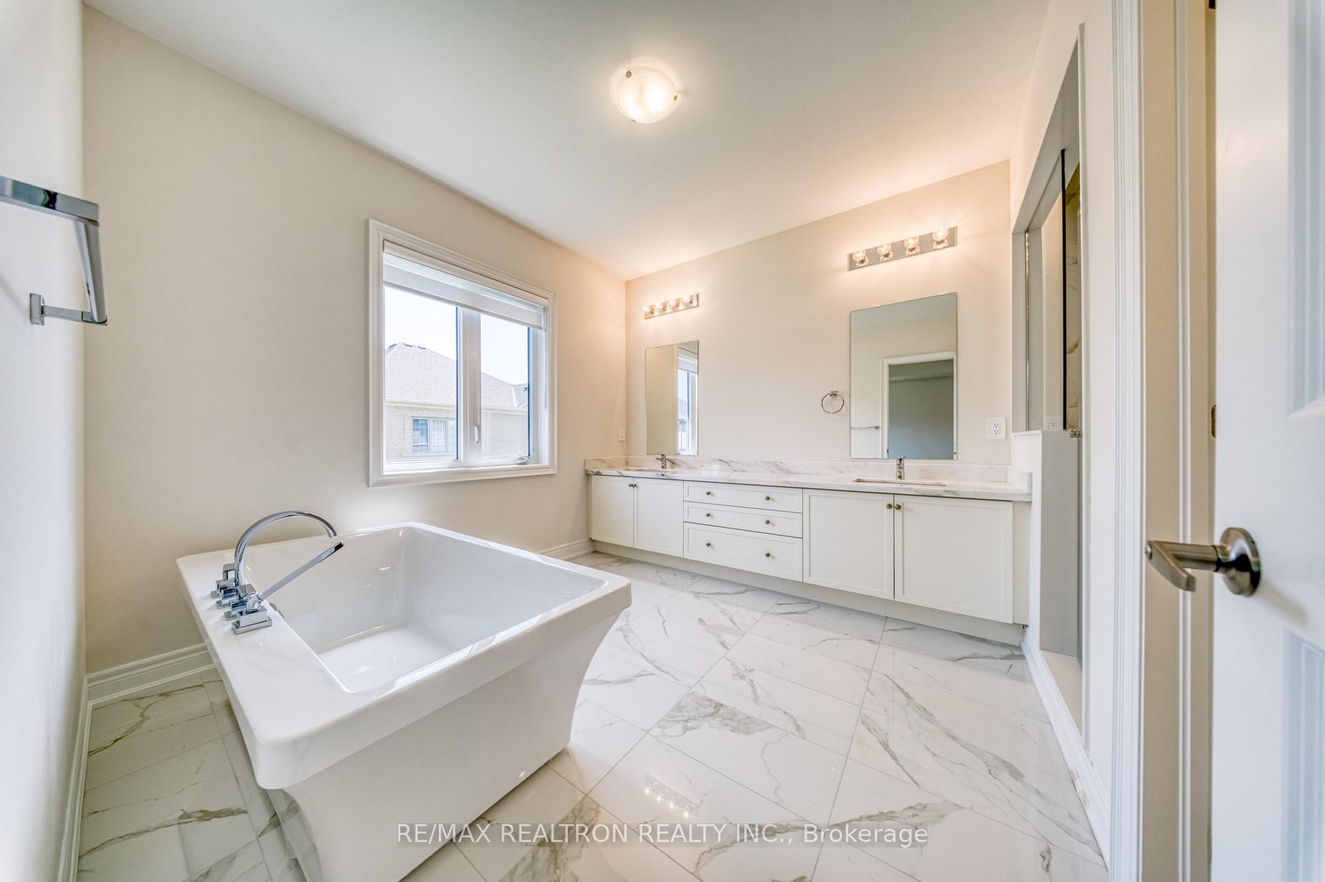 Photo 25 of 207 Leslie Richards Street, Markham, Rural Markham — HOMEH
