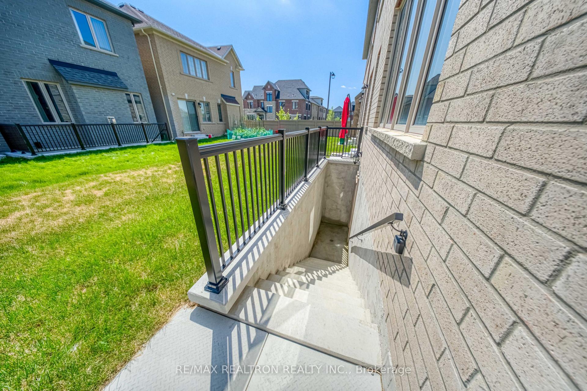 Photo 31 of 207 Leslie Richards Street, Markham, Rural Markham — HOMEH
