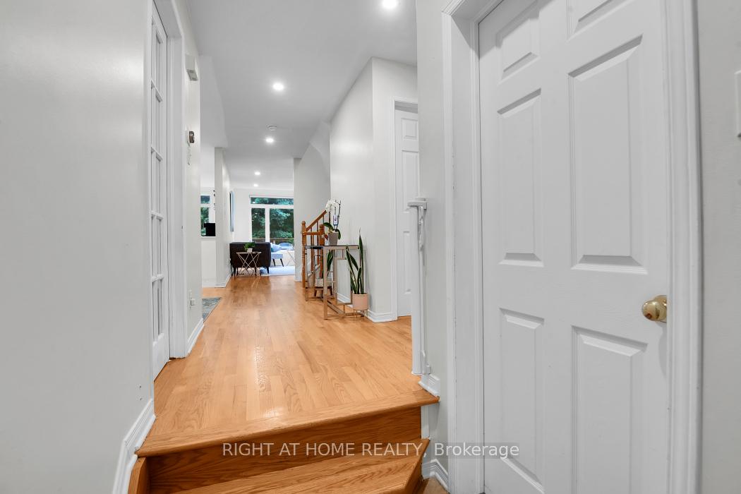 Photo 3 of 47 Tobermory Crescent, Ottawa, Kanata - Morgan's Grant/South March — HOMEH
