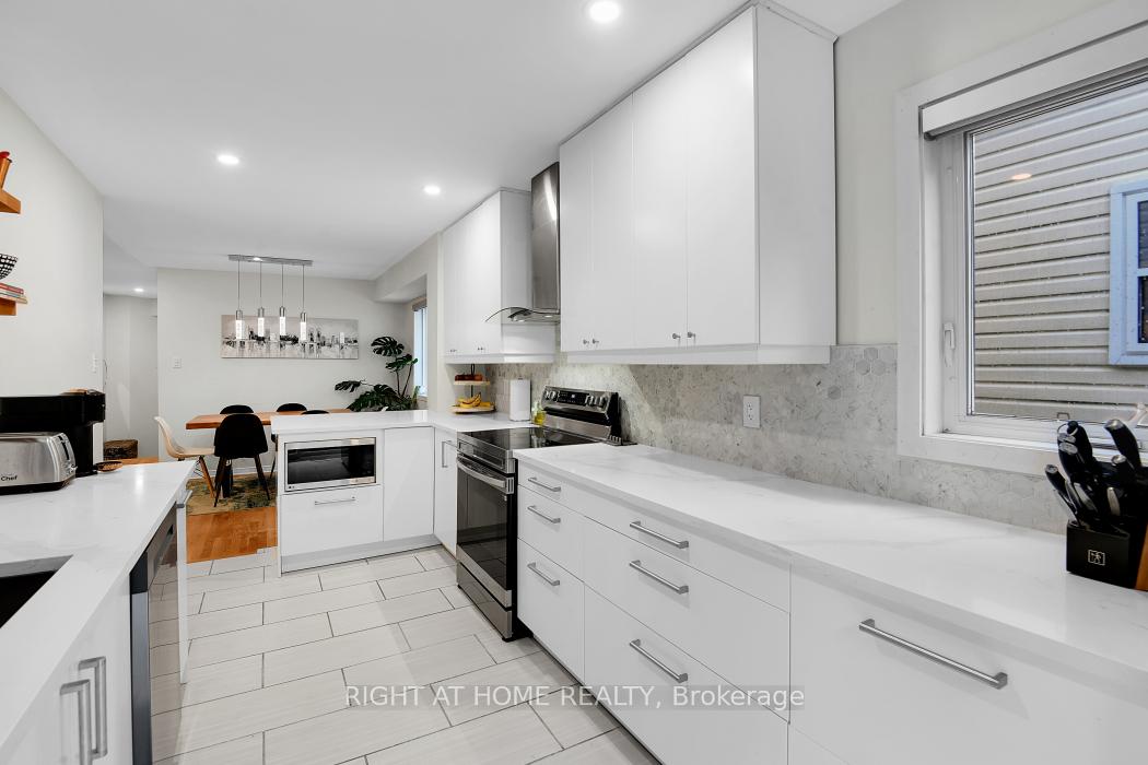 Photo 10 of 47 Tobermory Crescent, Ottawa, Kanata - Morgan's Grant/South March — HOMEH