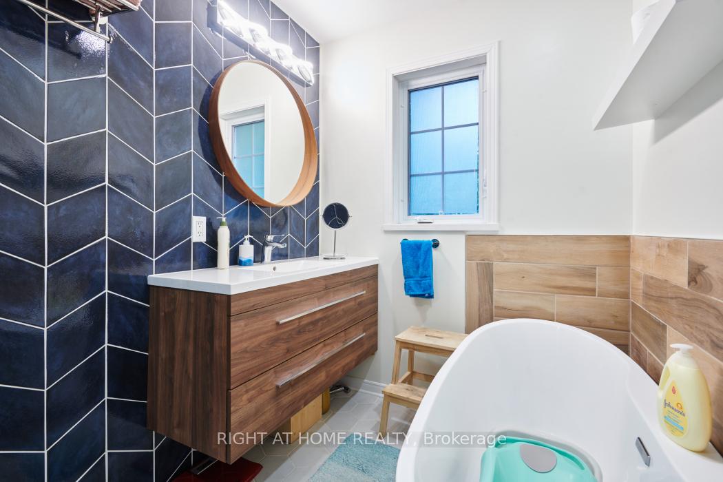 Photo 16 of 47 Tobermory Crescent, Ottawa, Kanata - Morgan's Grant/South March — HOMEH