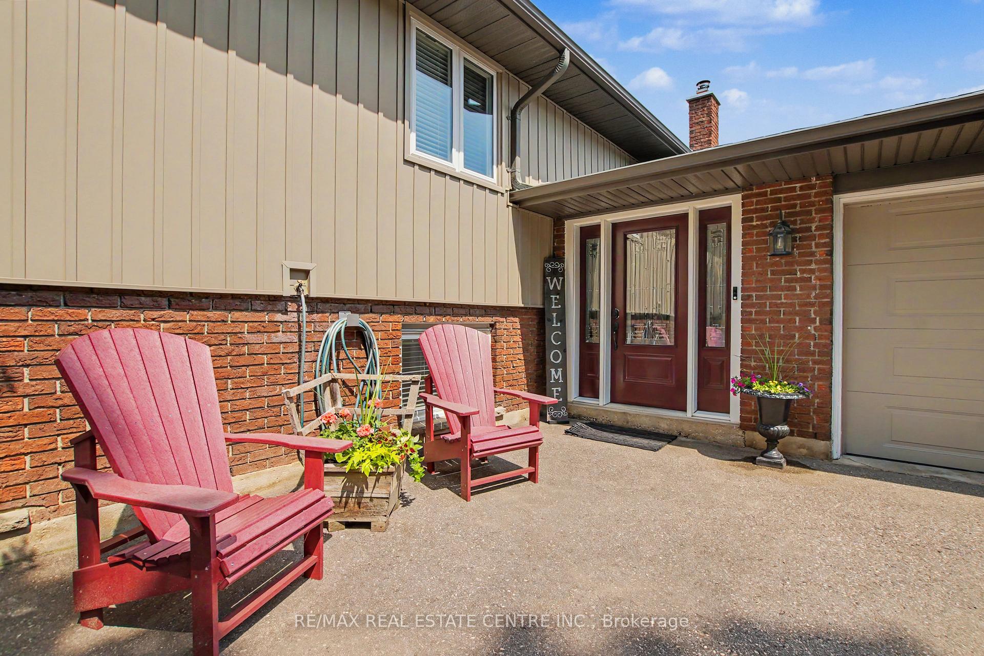 Photo 1 of 1045 Queens Bush Road, Wellesley — HOMEH