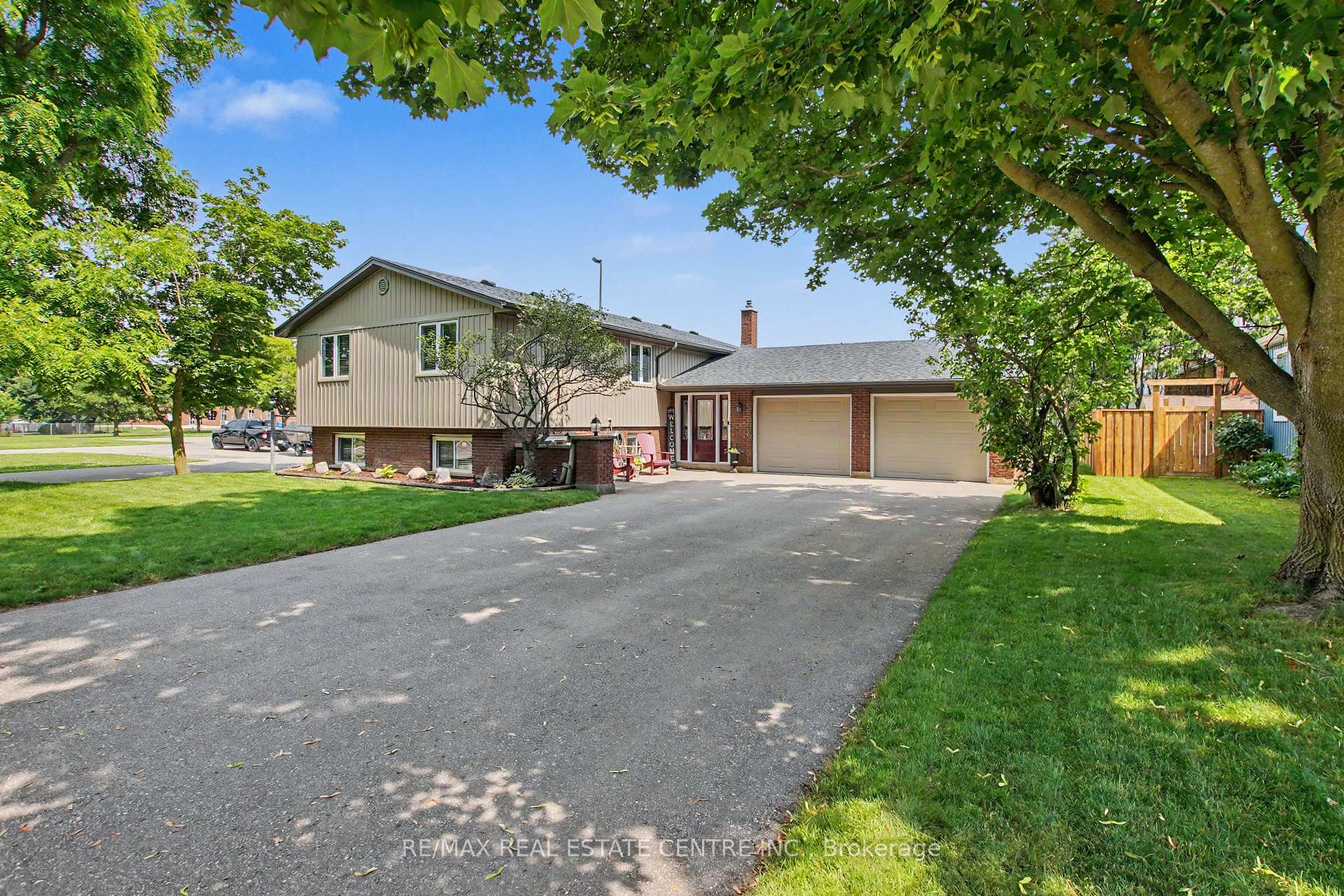 Photo 2 of 1045 Queens Bush Road, Wellesley — HOMEH